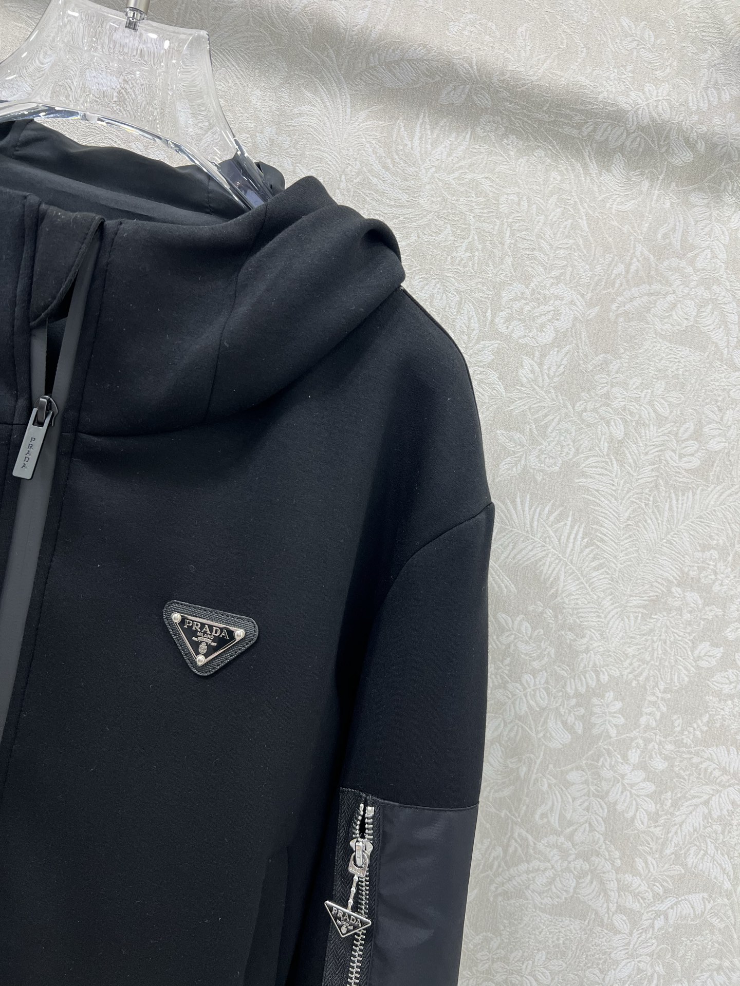 🔥🔥PRAD* 25新款连帽太空棉外套 整件衣服做起来难度超高！经典三角标口袋巨好看！采用太空棉面料 拒