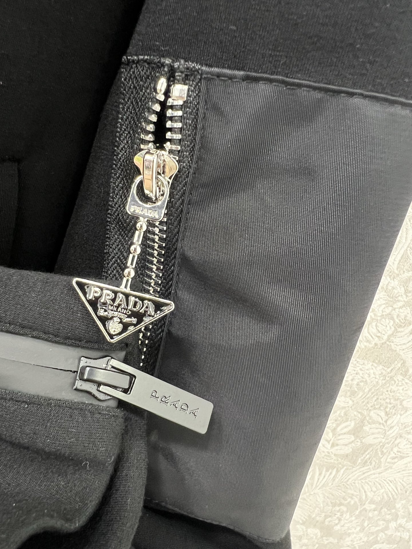 🔥🔥PRAD* 25新款连帽太空棉外套 整件衣服做起来难度超高！经典三角标口袋巨好看！采用太空棉面料 拒