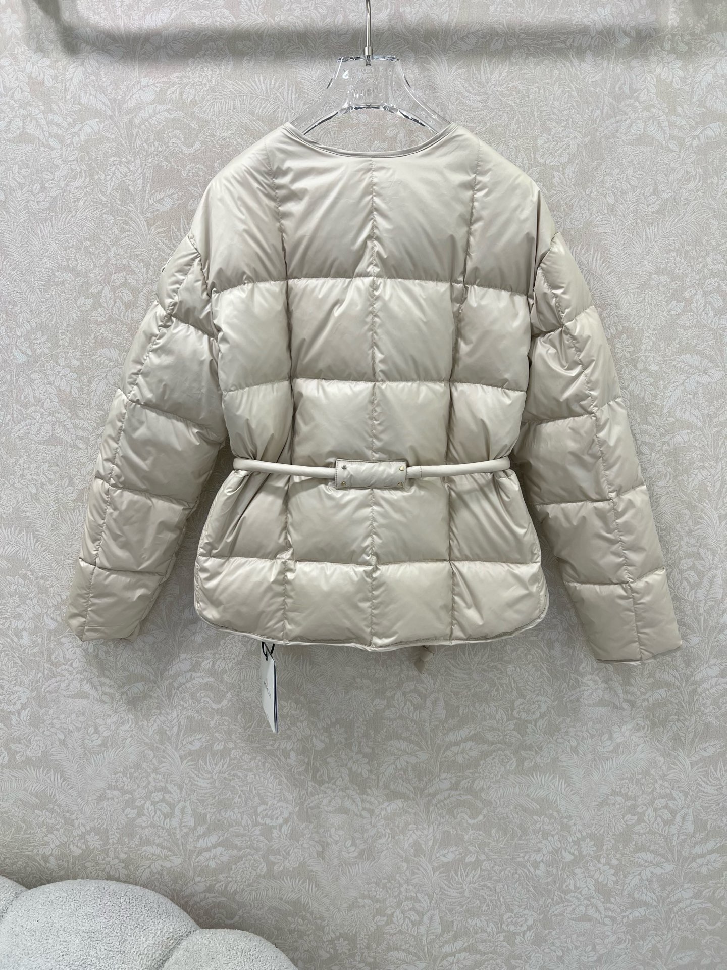 🔥🔥moncl*r25最新款高版本 Caramagne软绵绵面包服羽绒圆领外套 🤍搭配金属金色纽扣本布腰