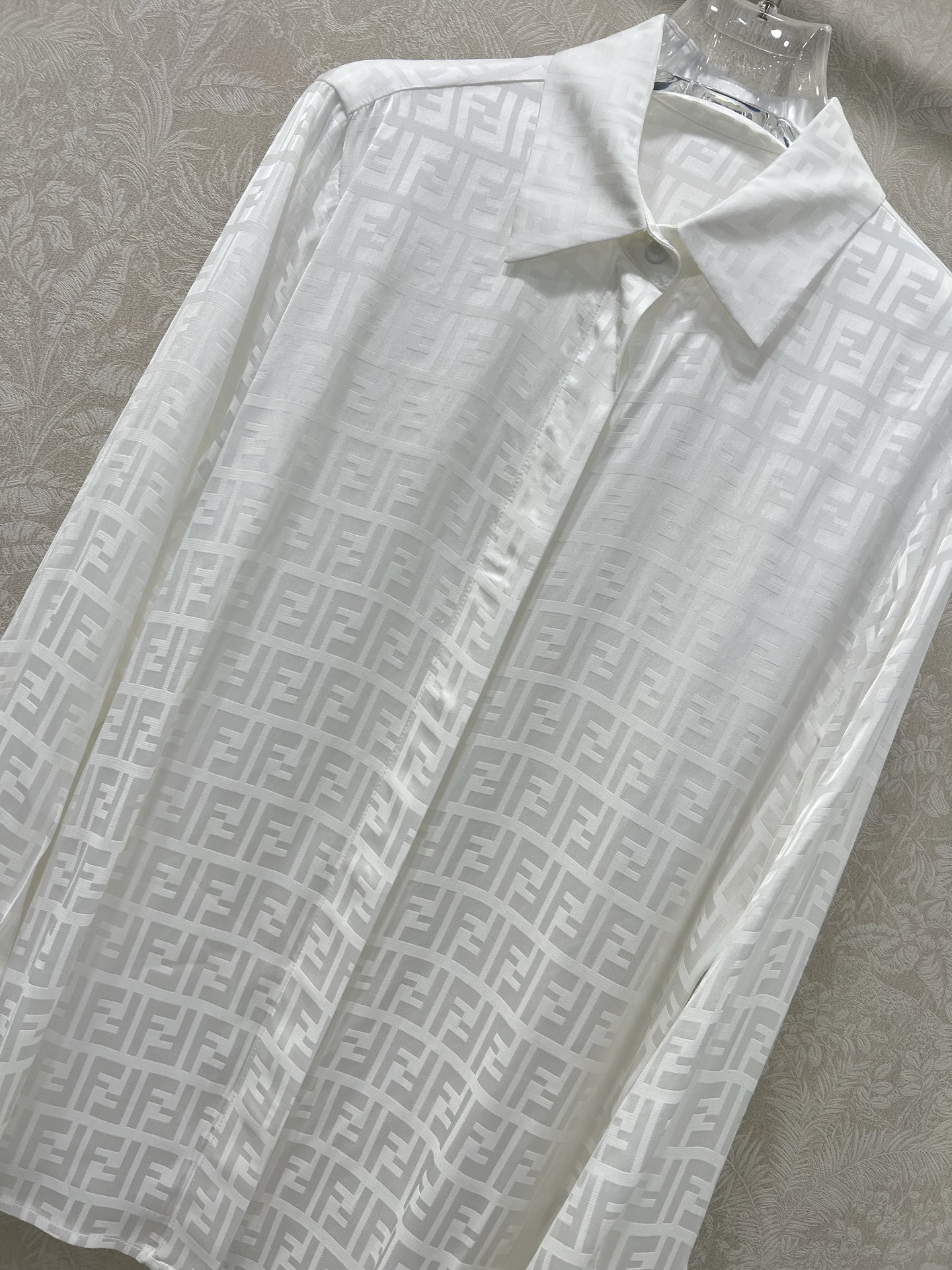 🔥🔥FEND*25新款复古翻领提花暗纹衬衣 定制YB进口双F提花面料 整体净色超级高档 舒适垂感有型  