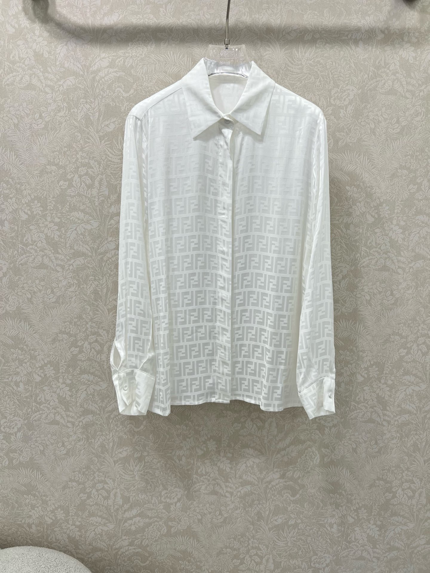 🔥🔥FEND*25新款复古翻领提花暗纹衬衣 定制YB进口双F提花面料 整体净色超级高档 舒适垂感有型  