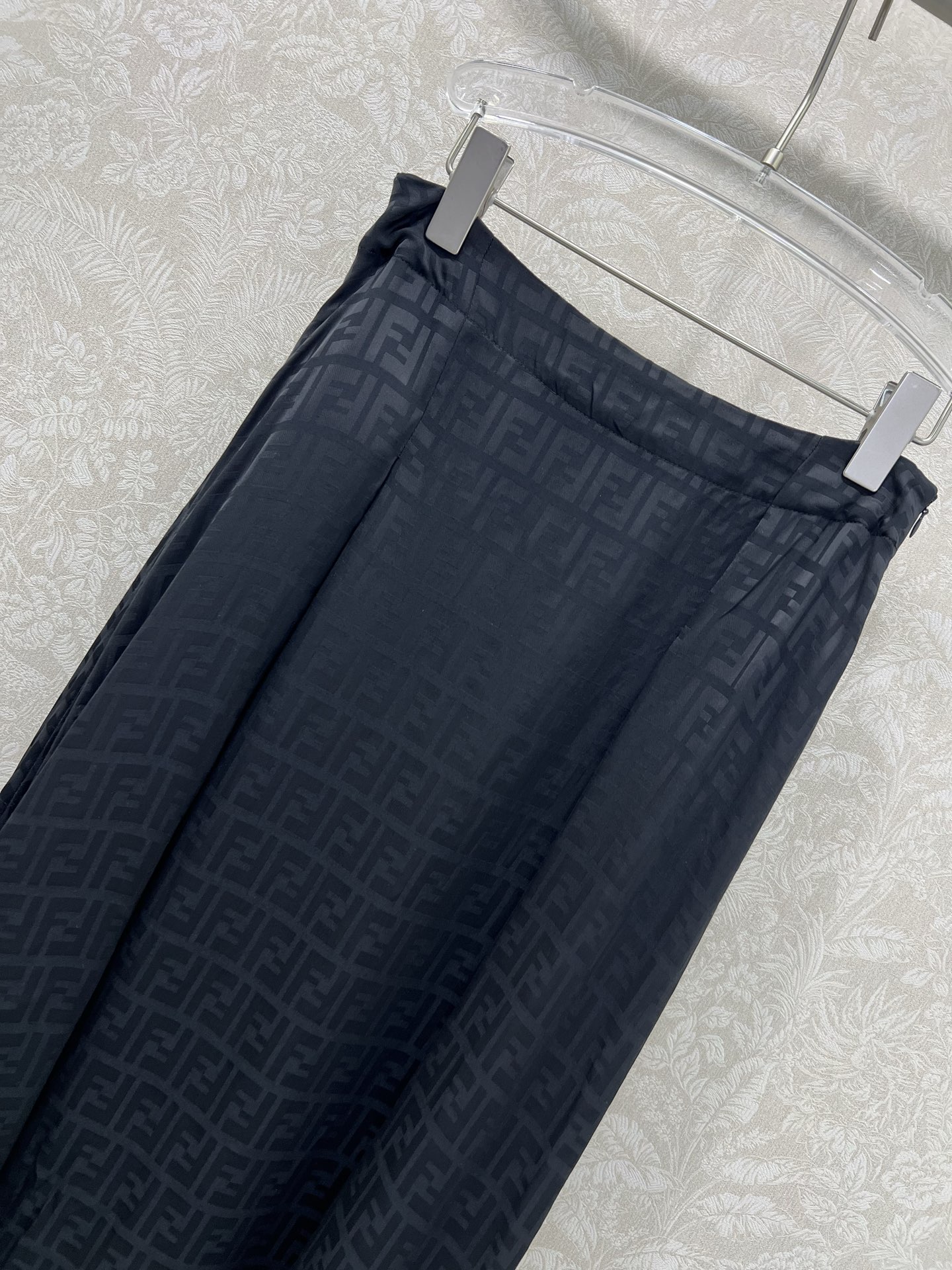 🔥🔥Fend *25新款提花暗纹半裙 定制YB进口提花材质 质感垂顺舒适 通体满印双F提花字母图案 老钱