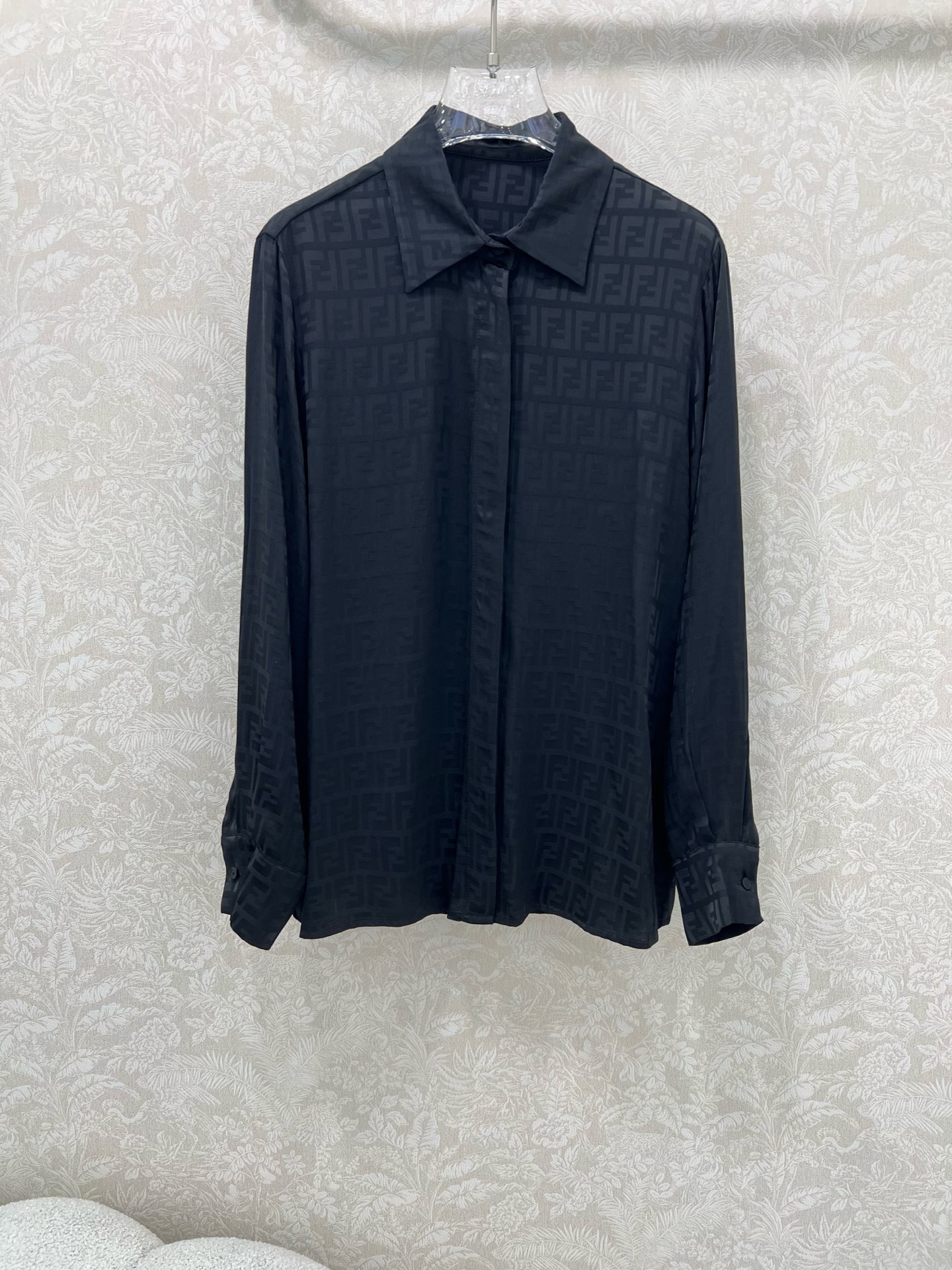 🔥🔥FEND*25新款复古翻领提花暗纹衬衣 定制YB进口双F提花面料 整体净色超级高档 舒适垂感有型  