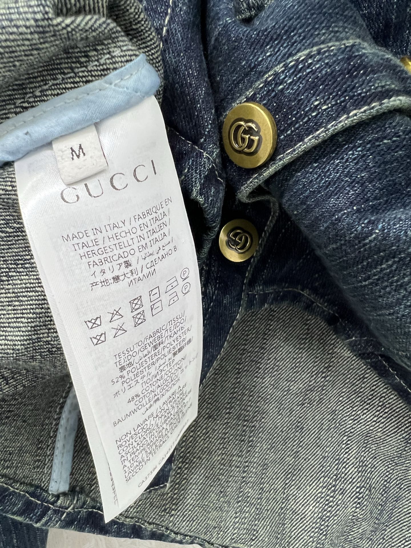  🔥🔥GUCC*25新款复古洗水牛仔外套！经典翻领微收腰版型小短款设计版型时髦又高级！原版开膜定制领口袖