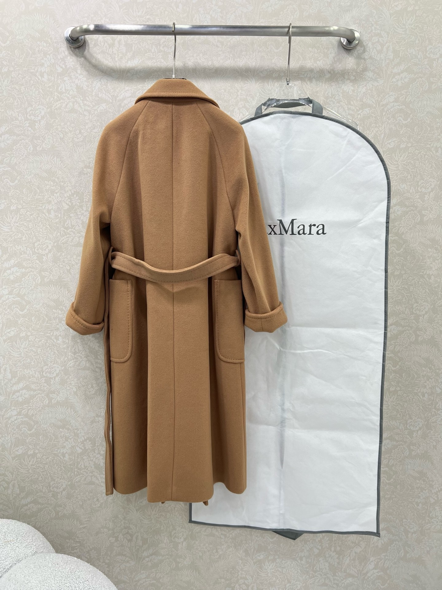 🔥🔥MaxMara~ labbro提花内衬款 宽松浴袍开襟当原版开模定制‼️纯手工缝制 加上独特的剪裁 