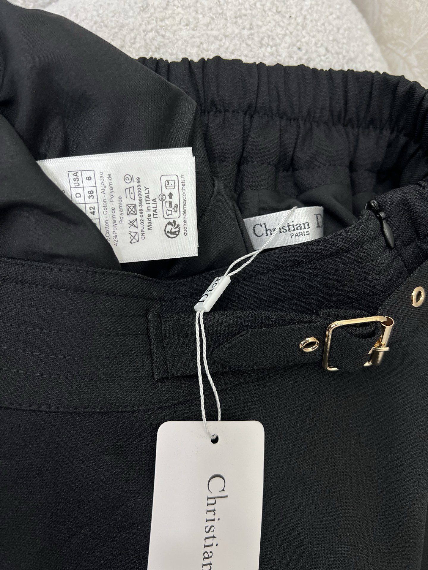 🔥🔥Dio*25新款半裙气质赫本风复古半身裙  腰头两侧扣头装饰 裙身精美图腾刺绣 低调奢华立体剪裁 精