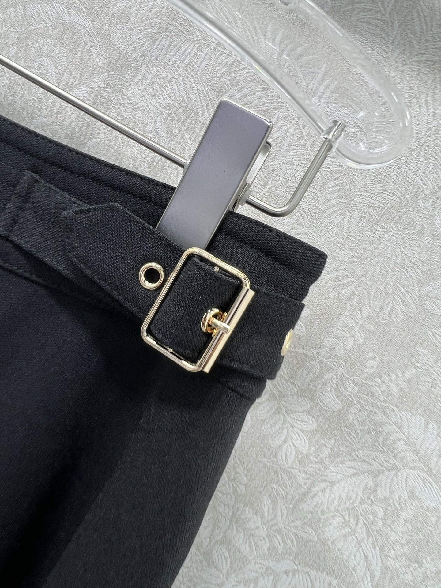 🔥🔥Dio*25新款半裙气质赫本风复古半身裙  腰头两侧扣头装饰 裙身精美图腾刺绣 低调奢华立体剪裁 精