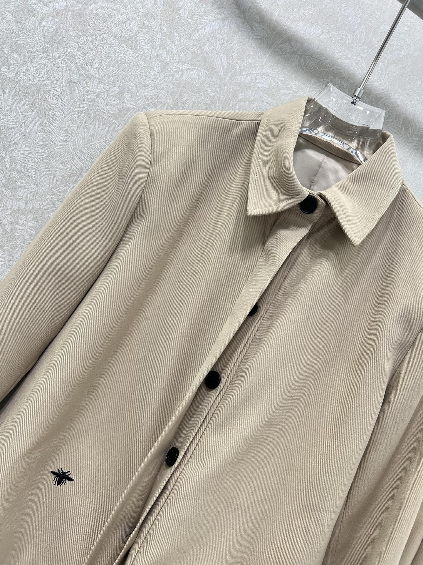 🔥🔥Dio* 25新款套装 夹克外套➕短裤的组合  外套整件立体剪裁全方位精致做工 隐形单排扣  侧身小