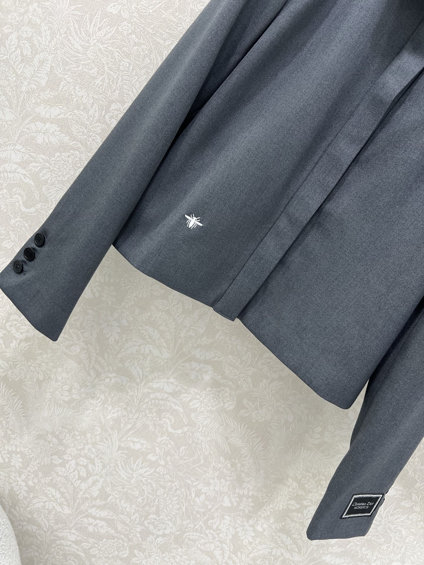 🔥🔥Dio* 25新款套装 夹克外套➕短裤的组合  外套整件立体剪裁全方位精致做工 隐形单排扣  侧身小