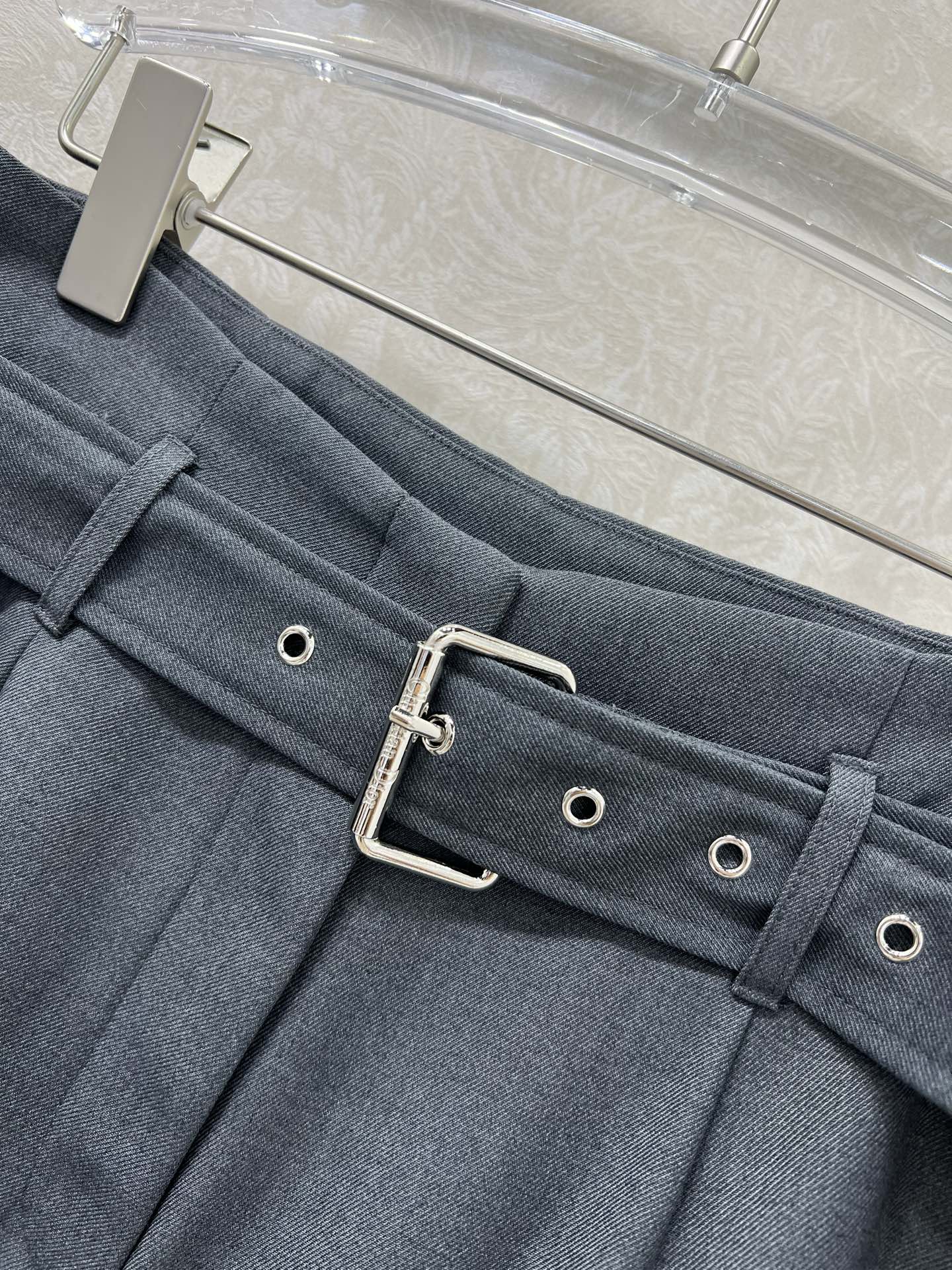 🔥🔥Dio* 25新款套装 夹克外套➕短裤的组合  外套整件立体剪裁全方位精致做工 隐形单排扣  侧身小