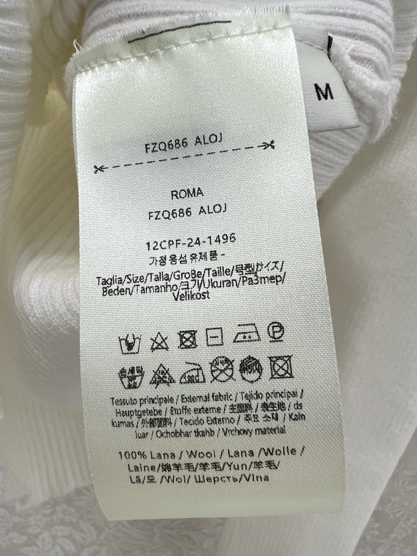 🔥🔥 Fend*25新款净色针织长袖上衣，胸前双F镂空图案 经典版型上身巨显瘦！原版定制进口羊毛纱线质感