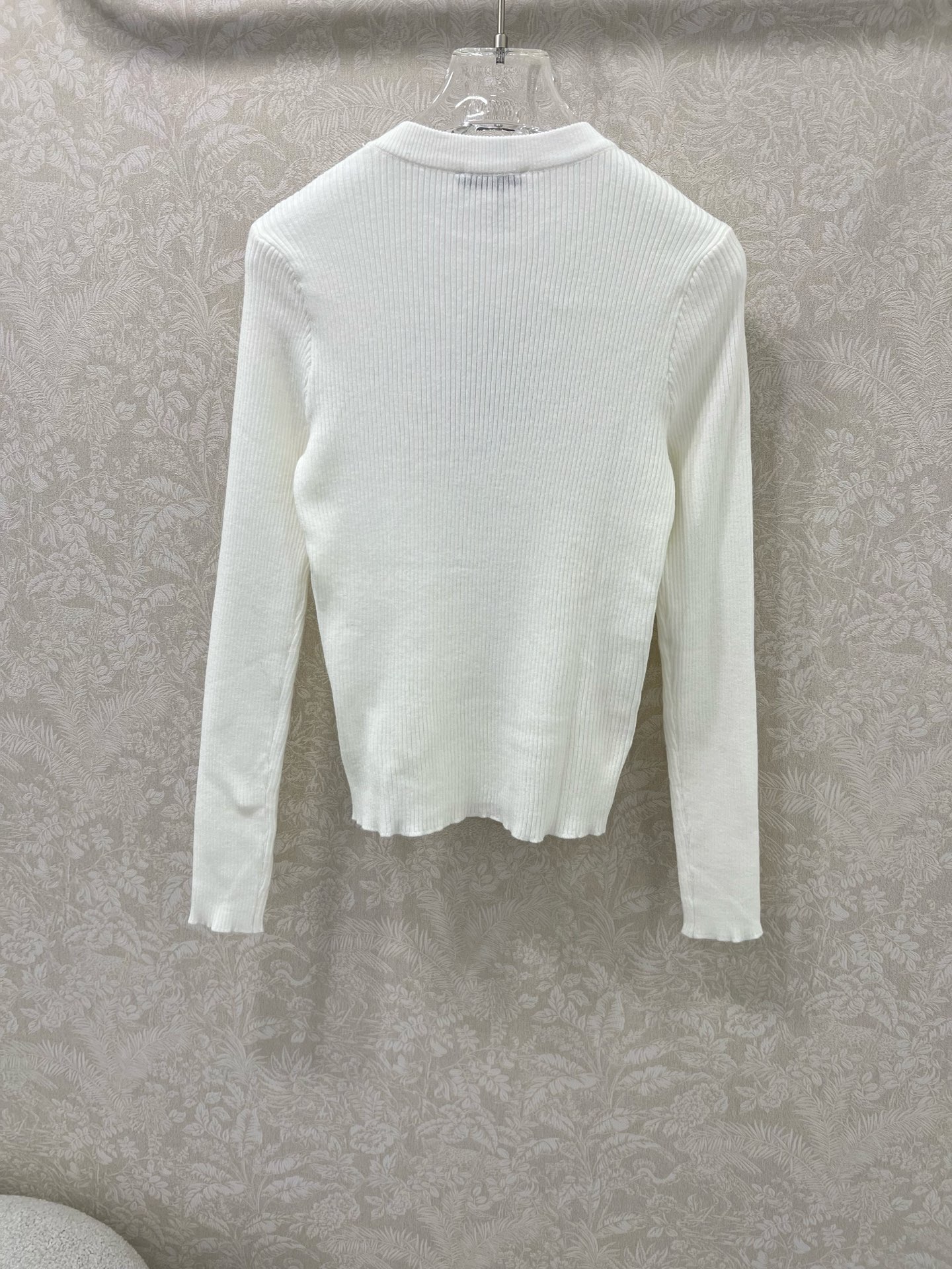 🔥🔥 Fend*25新款净色针织长袖上衣，胸前双F镂空图案 经典版型上身巨显瘦！原版定制进口羊毛纱线质感