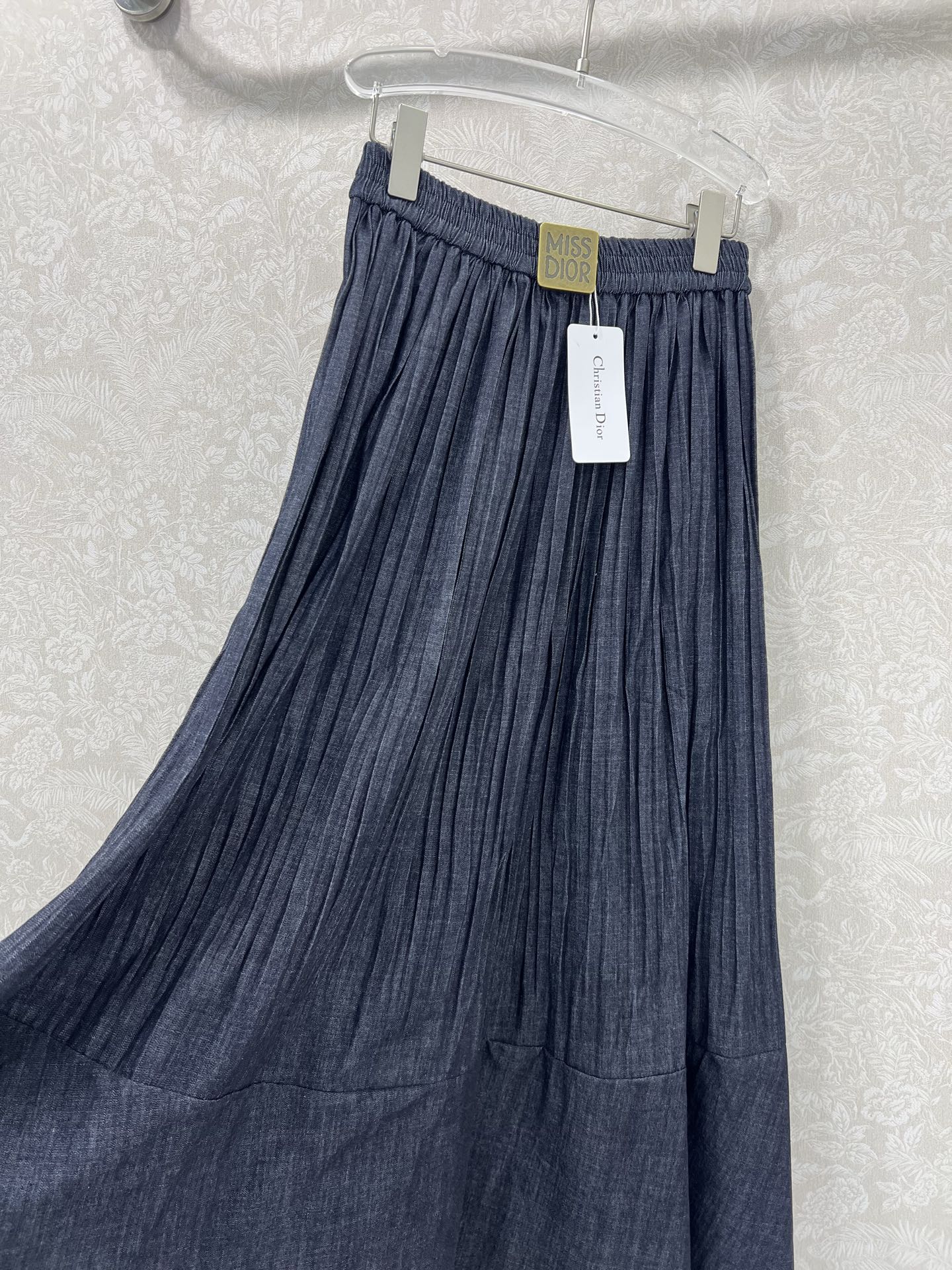 🔥🔥 DIO*迪/奥   25新款牛仔半裙💙腰头miss Dio*五金牌装饰 超级大摆的裙身用足面料打造