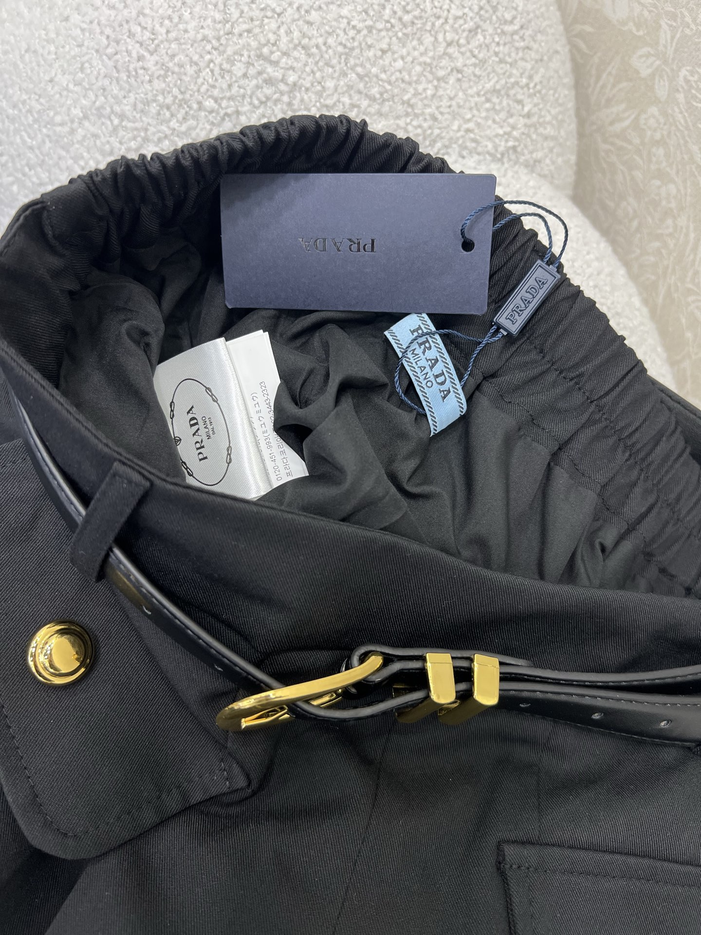 🔥🔥prad*25新款腰带半裙  经典西服面料纯色清爽干净  搭配定制腰带 今年超流行的工装风 版型休闲