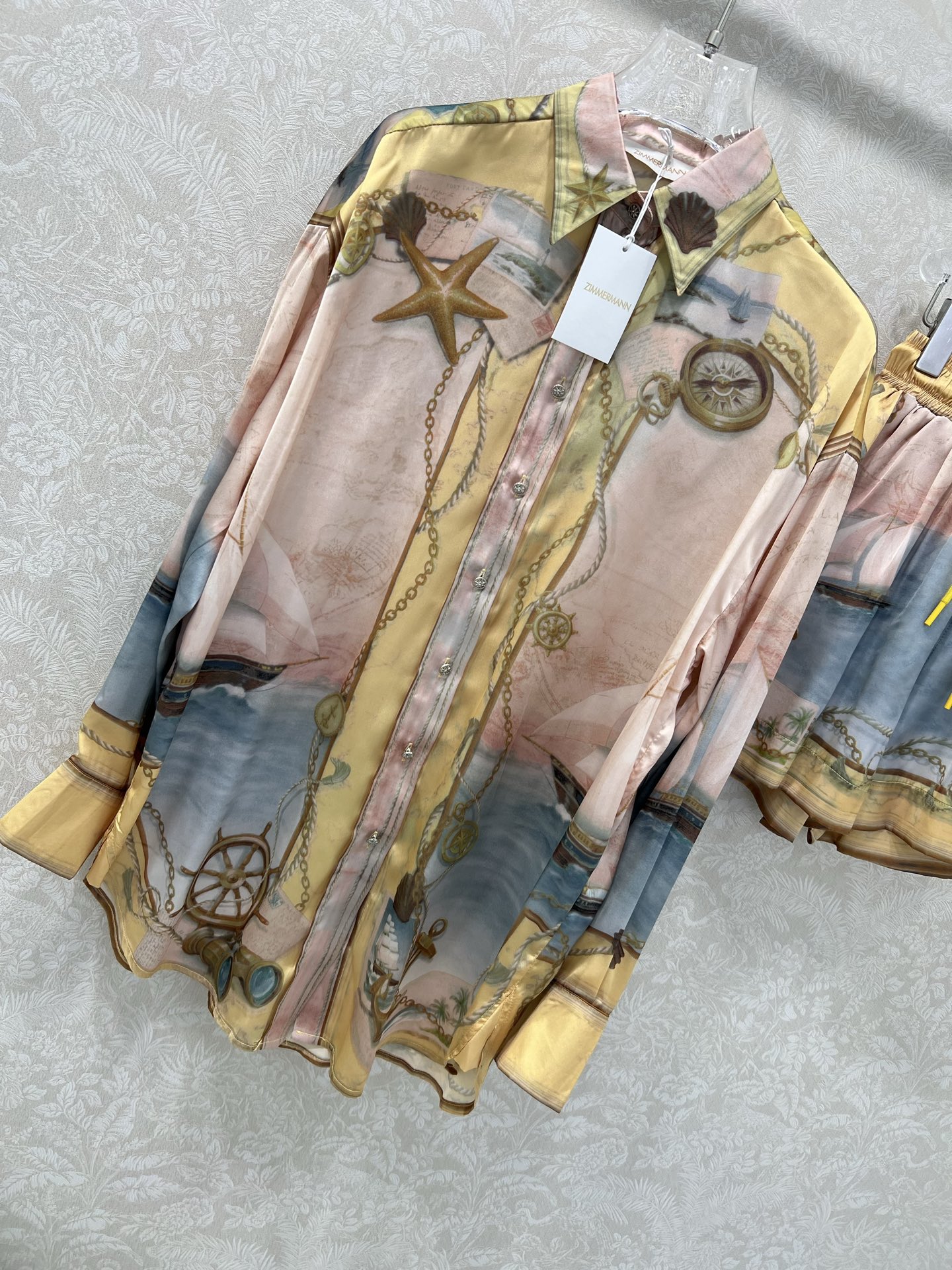 🔥🔥Zimmerman*兹/默曼25新款🏖沙滩度假系列 翻领前排扣上衣➕短裤套装  翻领定位花👗选用定制