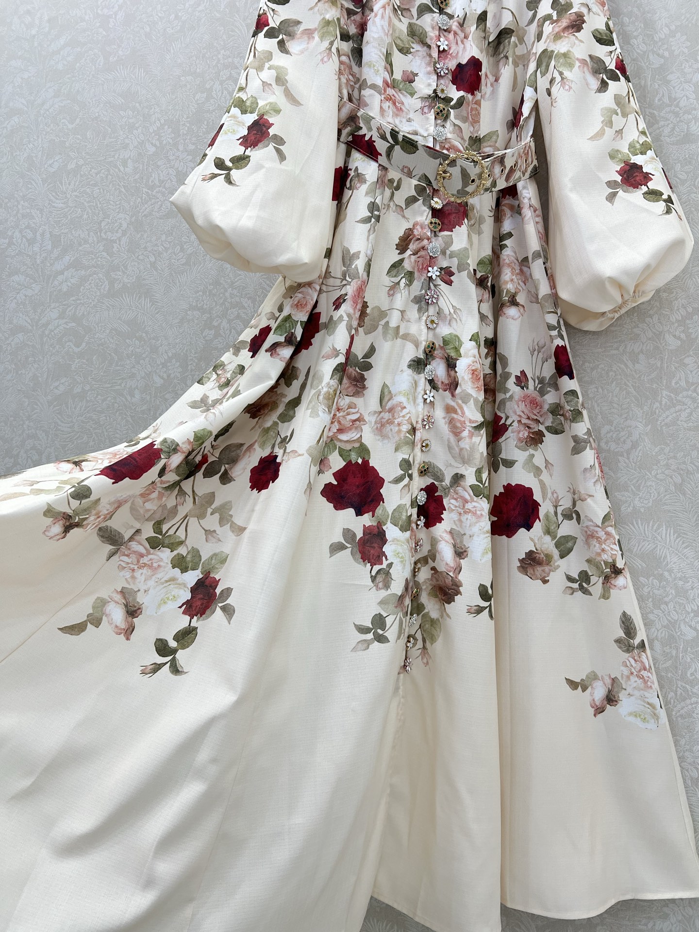 🔥🔥Zimmerman*兹/默曼 25新款玫瑰花系列长款连衣裙 小立领和灯笼袖设计 前襟定制多宝花样五金