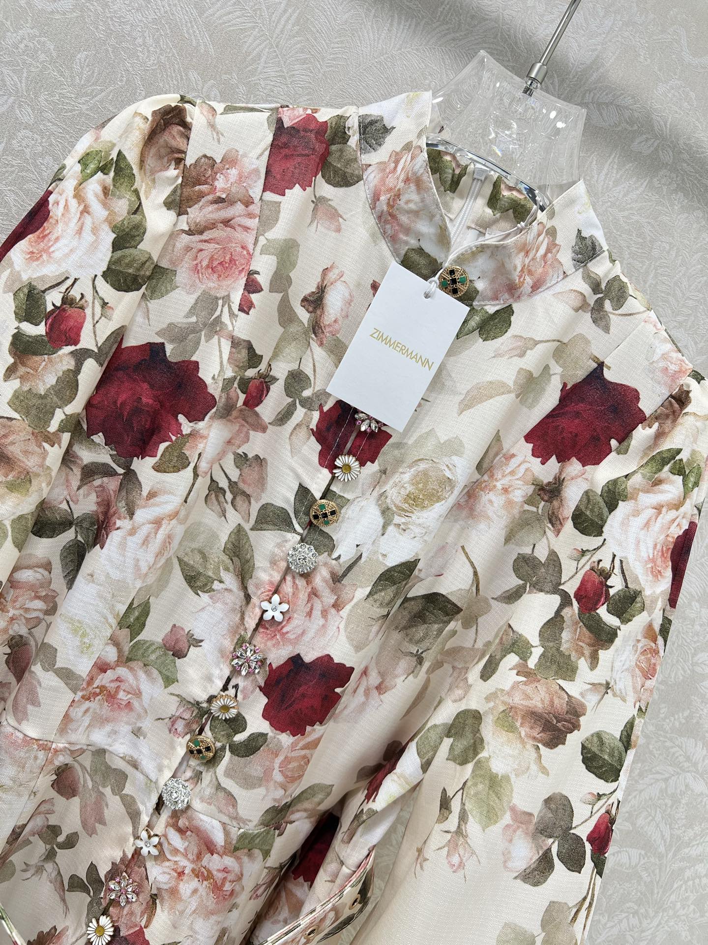 🔥🔥Zimmerman*兹/默曼 25新款玫瑰花系列长款连衣裙 小立领和灯笼袖设计 前襟定制多宝花样五金