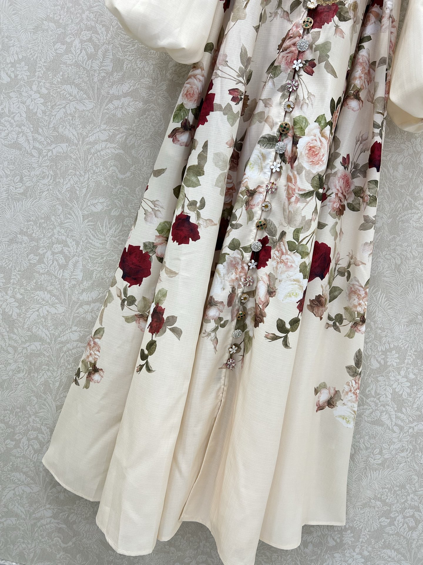 🔥🔥Zimmerman*兹/默曼 25新款玫瑰花系列长款连衣裙 小立领和灯笼袖设计 前襟定制多宝花样五金