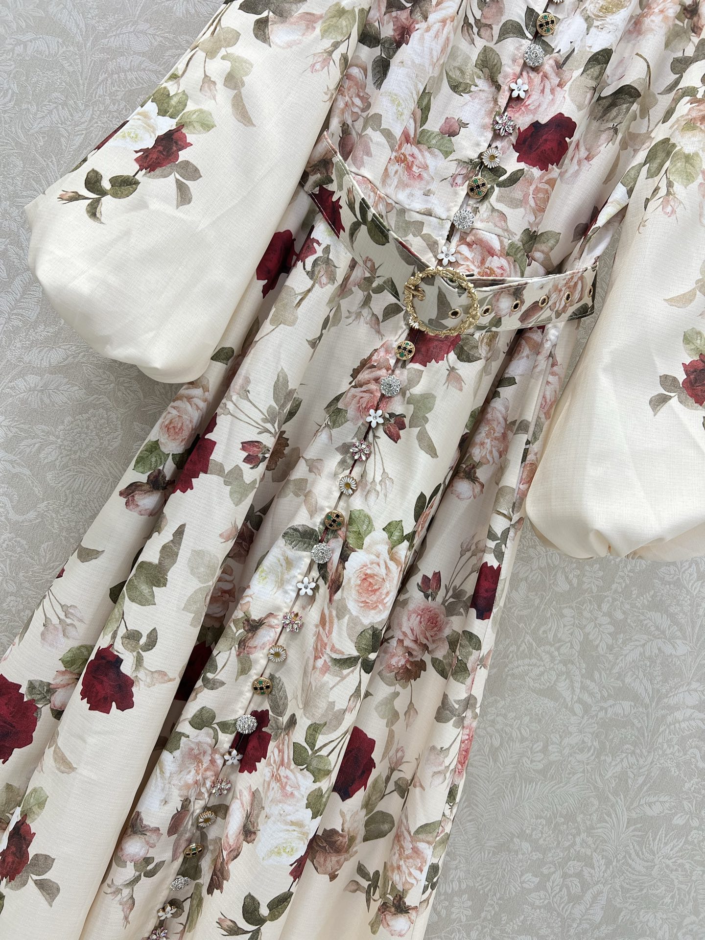 🔥🔥Zimmerman*兹/默曼 25新款玫瑰花系列长款连衣裙 小立领和灯笼袖设计 前襟定制多宝花样五金