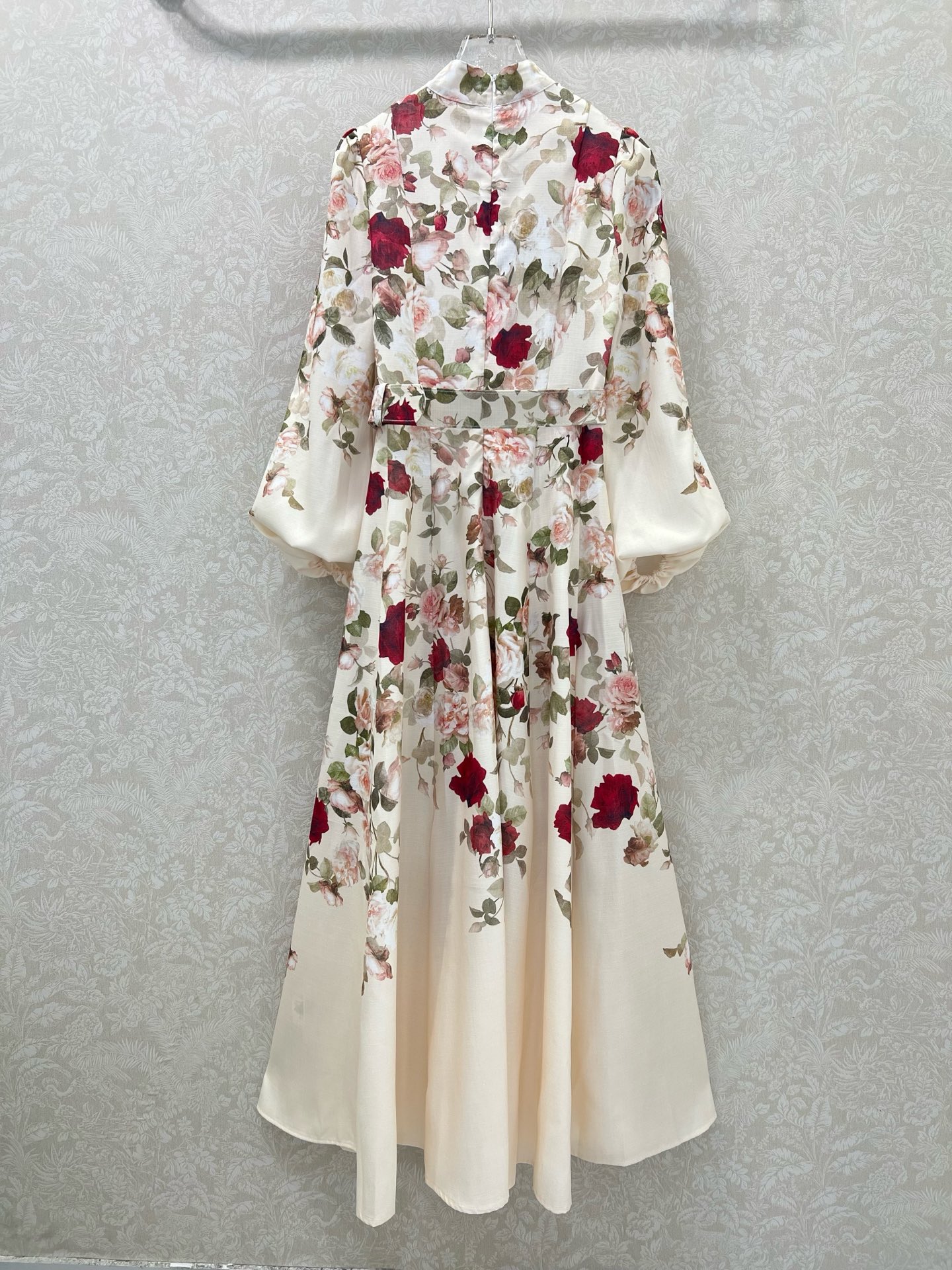 🔥🔥Zimmerman*兹/默曼 25新款玫瑰花系列长款连衣裙 小立领和灯笼袖设计 前襟定制多宝花样五金