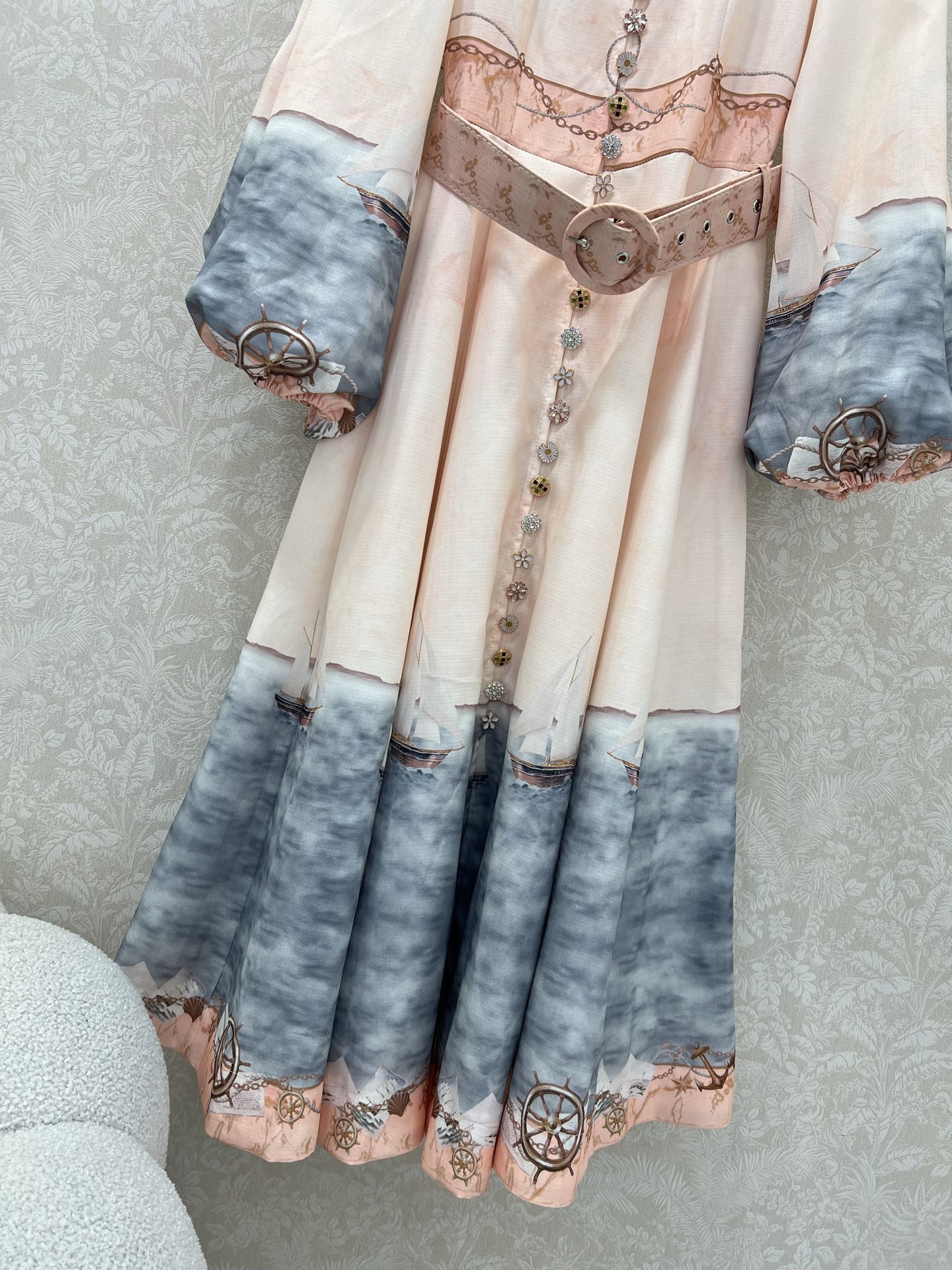 🔥🔥Zimmerman*兹/默曼 25新款🏖沙滩度假系列 同步上新啦~长款‼️连衣裙 小立领和灯笼袖设计