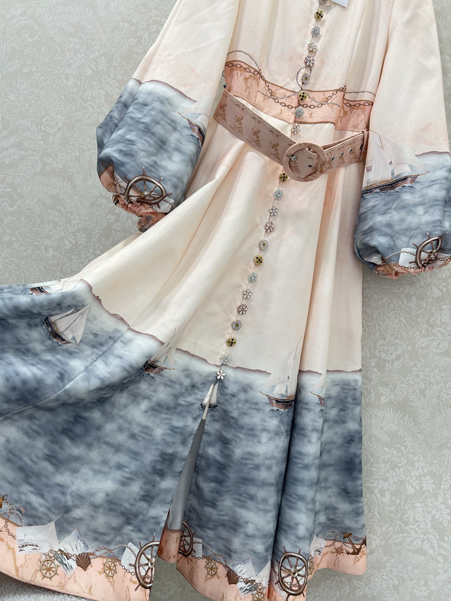 🔥🔥Zimmerman*兹/默曼 25新款🏖沙滩度假系列 同步上新啦~长款‼️连衣裙 小立领和灯笼袖设计