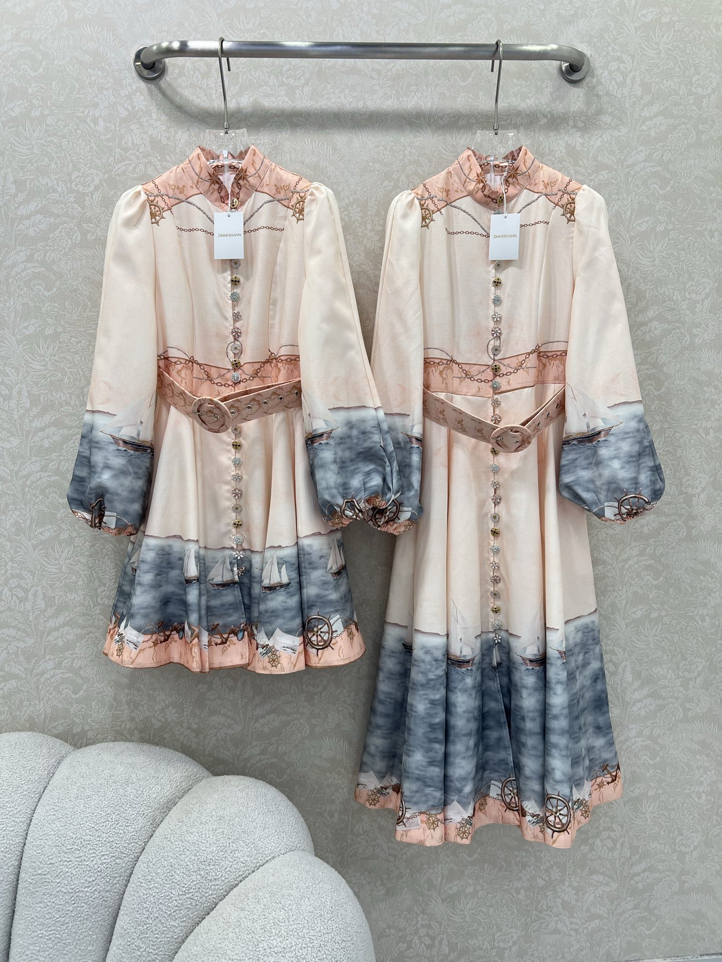 🔥🔥Zimmerman*兹/默曼 25新款🏖沙滩度假系列 同步上新啦~长款‼️连衣裙 小立领和灯笼袖设计