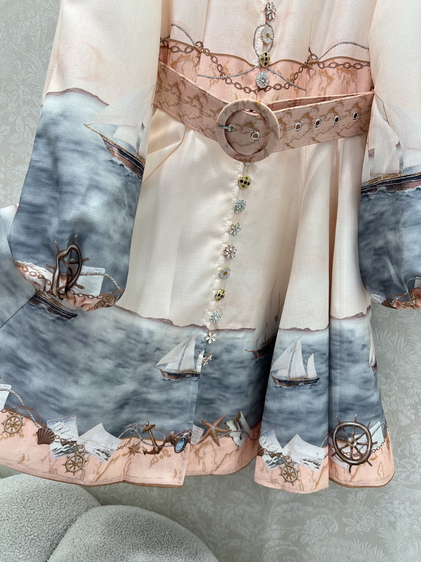 🔥🔥Zimmerman*兹/默曼 25新款🏖沙滩度假系列 同步上新啦~短款‼️连衣裙 小立领和灯笼袖设计