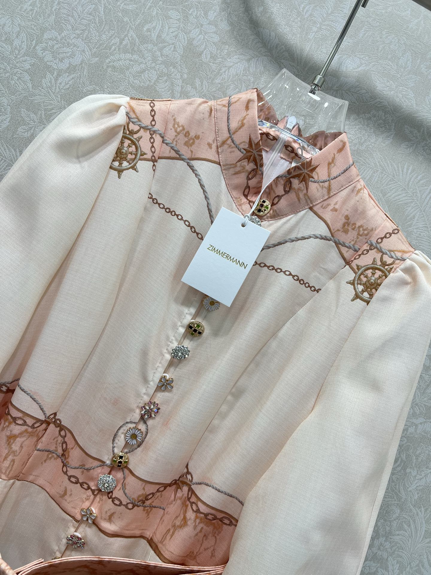 🔥🔥Zimmerman*兹/默曼 25新款🏖沙滩度假系列 同步上新啦~短款‼️连衣裙 小立领和灯笼袖设计