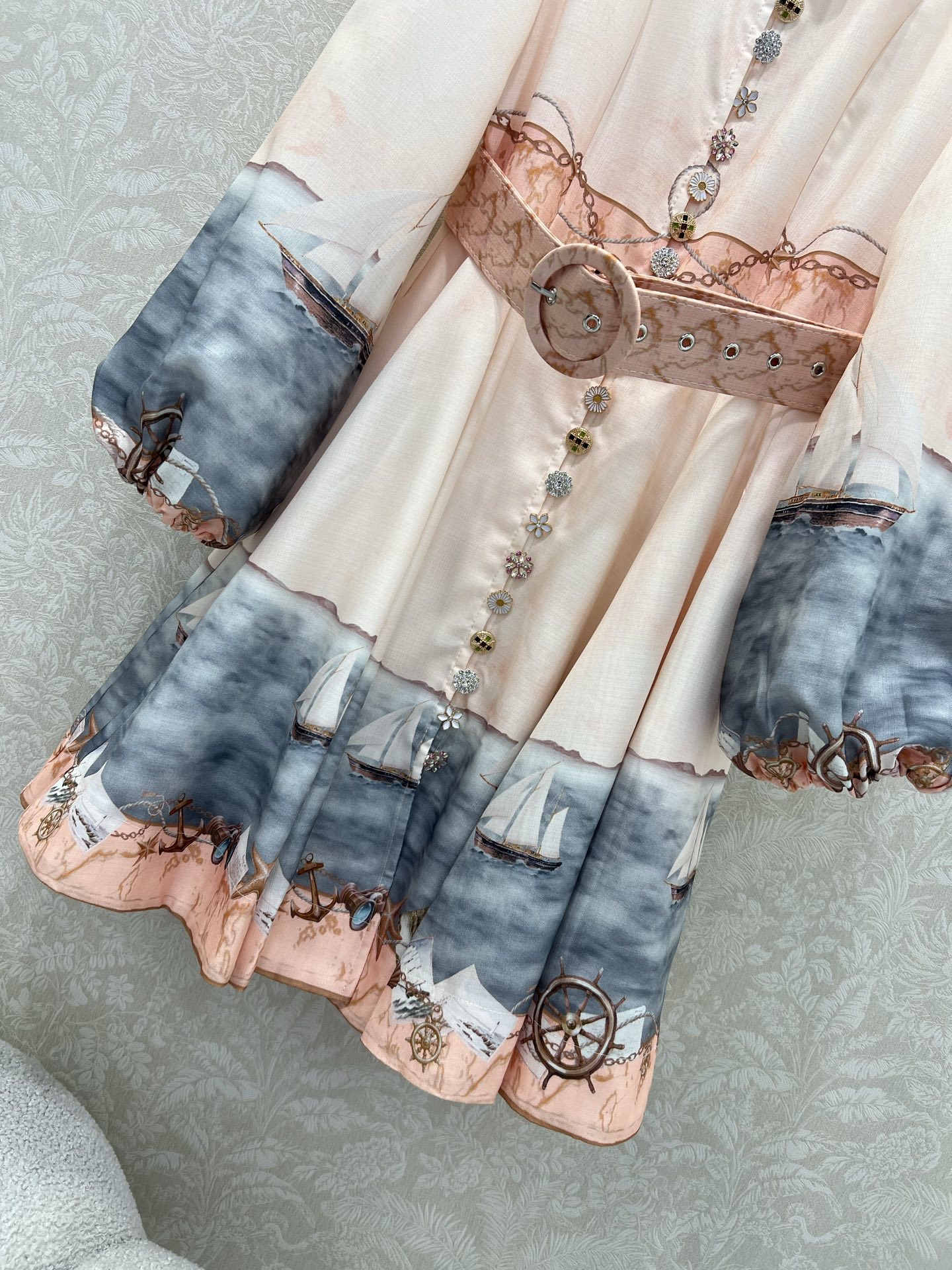 🔥🔥Zimmerman*兹/默曼 25新款🏖沙滩度假系列 同步上新啦~短款‼️连衣裙 小立领和灯笼袖设计