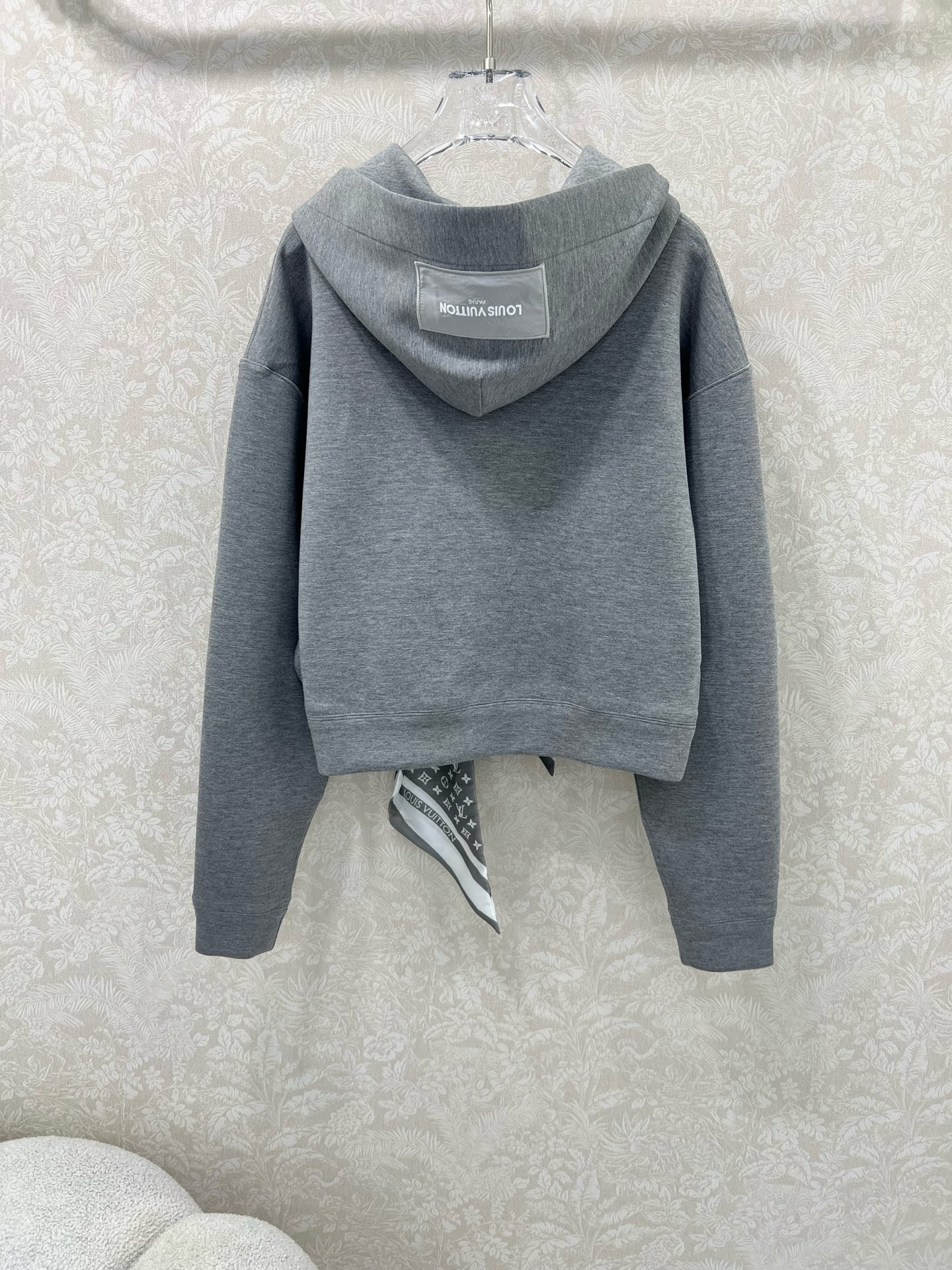 🔥🔥Louis Vuitt*n25新款领口Monogram 丝巾结构连帽卫衣！定制进口复合太空棉工艺面料