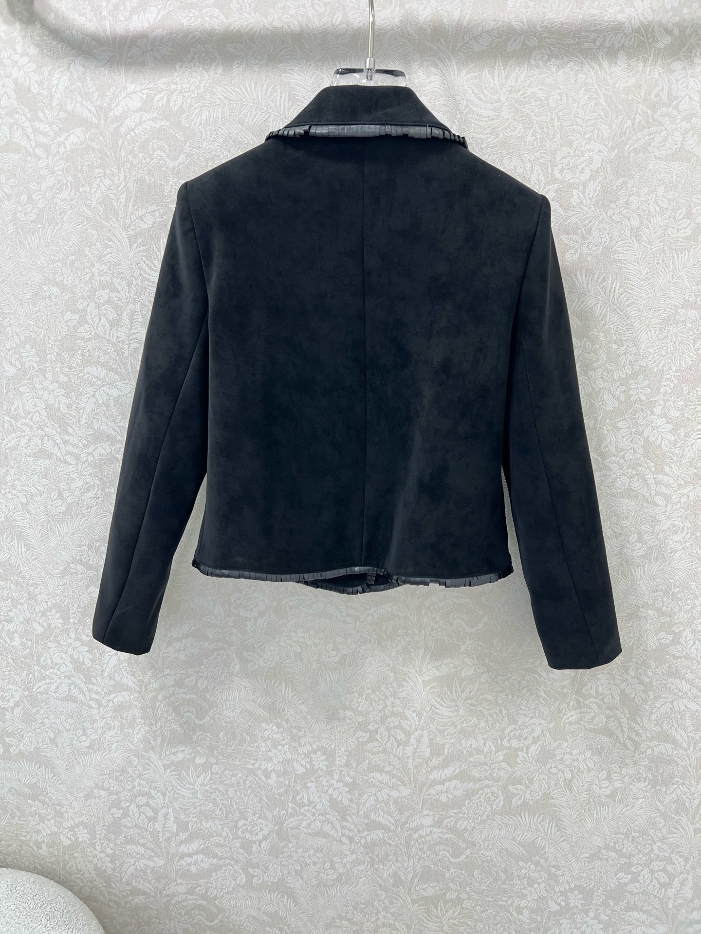 🔥🔥Celin*25新款系列款重工撞色皮绒外套
闭眼入的单品 定制凯旋门五金 随便一搭都气质感爆棚 订制