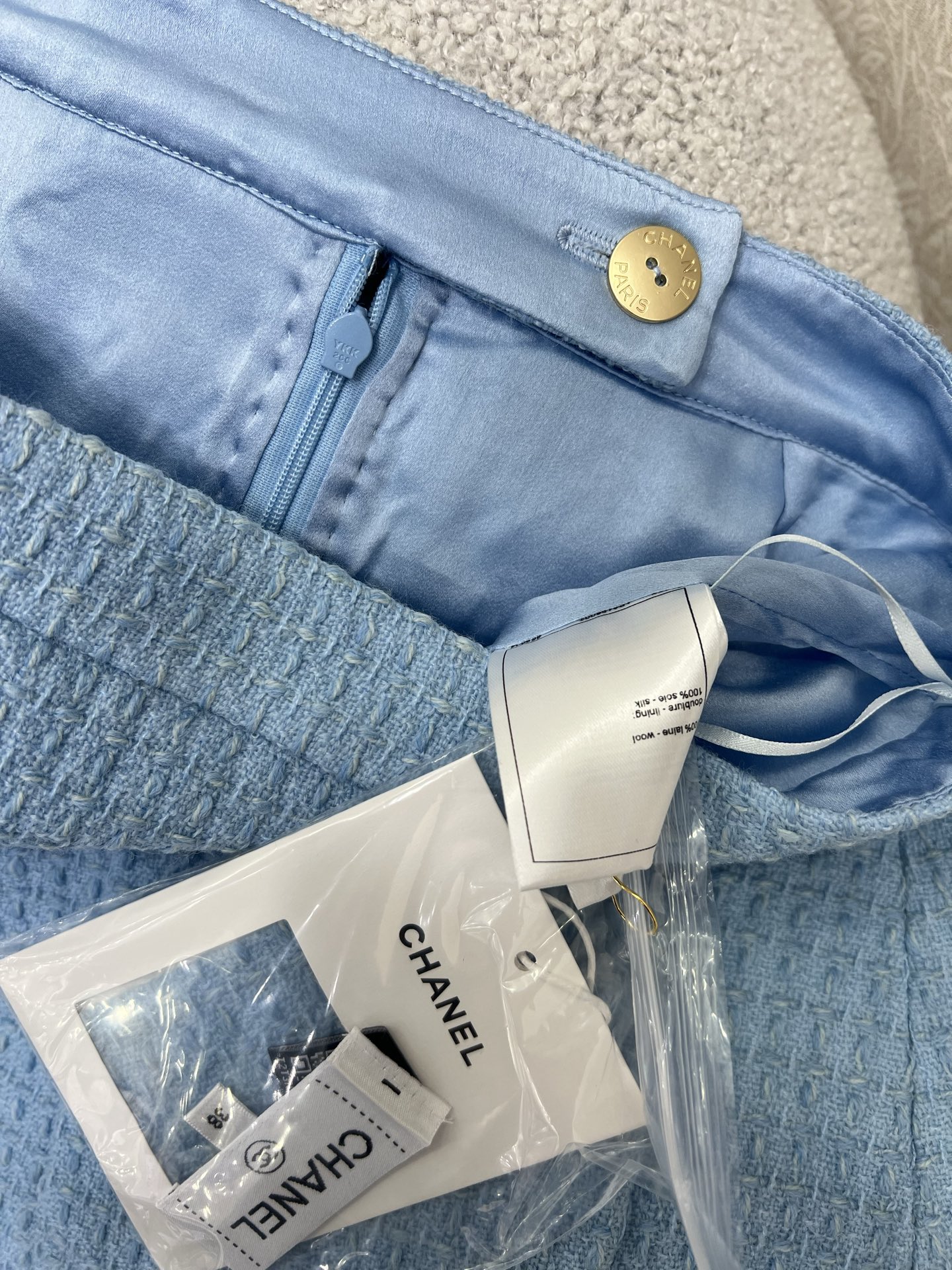 🔥🔥Chan*l粗纺捆边洋装短裙 手工坊系列外套 采用原版定制粗花呢面料，手工包边工艺，内里100%真丝