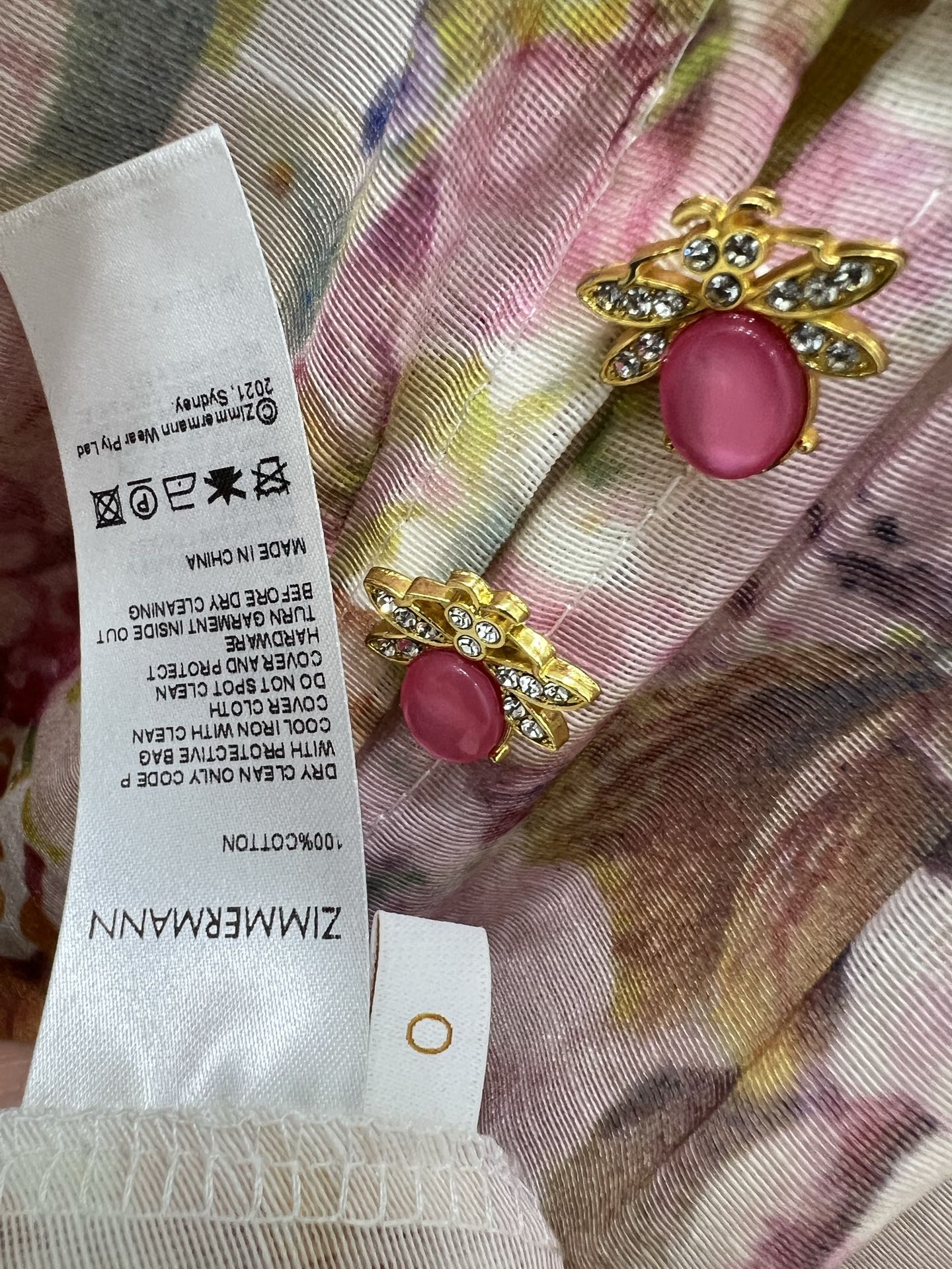 🔥🔥Zimmerman*兹/默曼 25新款v领定位花卉图案连衣裙👗，选用纯棉混纺面料制成，繁花簇锦的花色