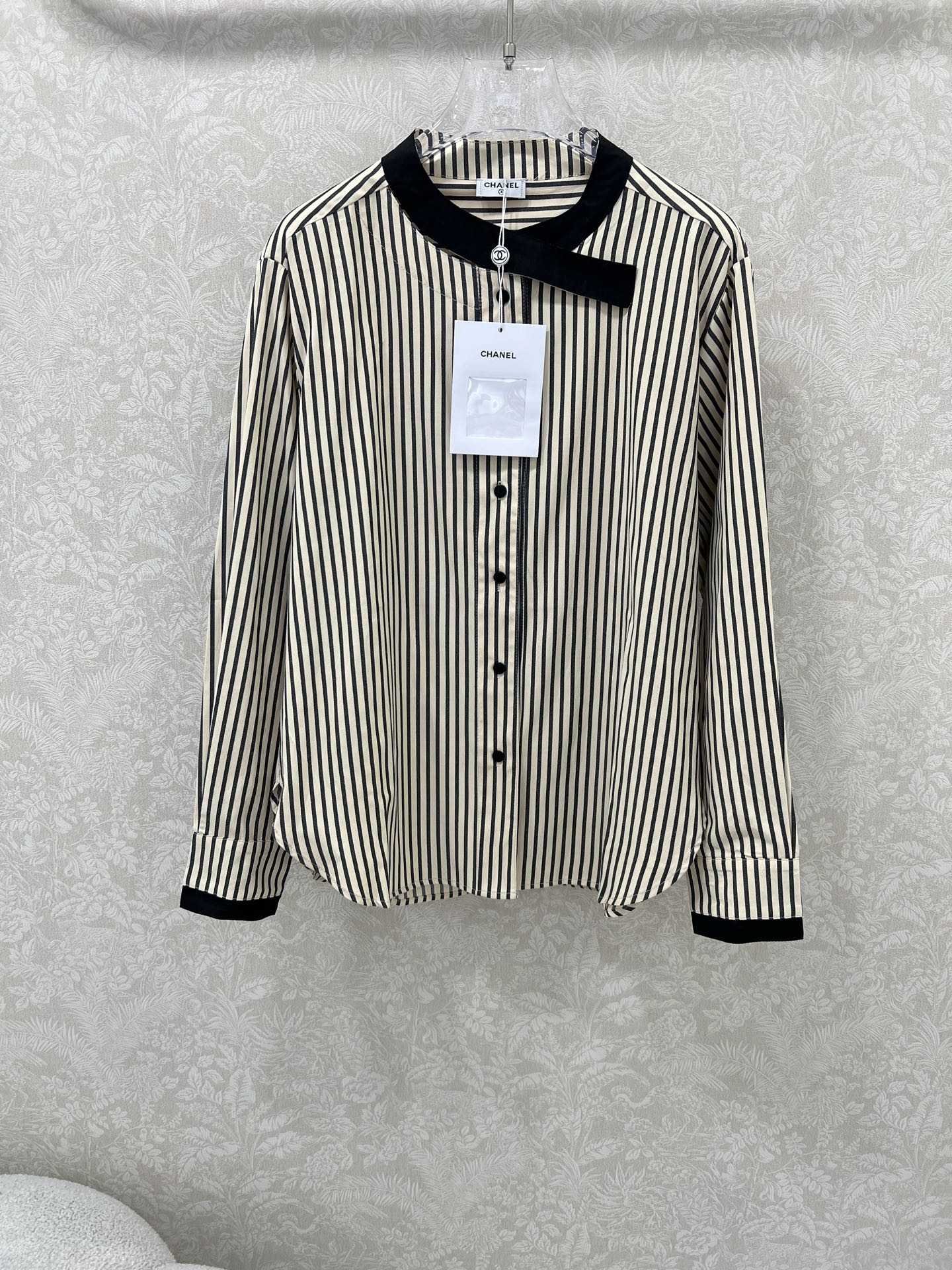 🔥🔥Chane*l小香25新款中古风条纹衬衣 没有什么理由可以拒绝它 可A可乖的风格，袖处双clogo装