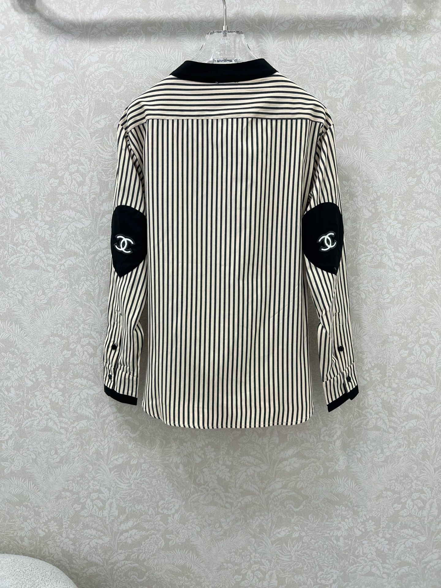 🔥🔥Chane*l小香25新款中古风条纹衬衣 没有什么理由可以拒绝它 可A可乖的风格，袖处双clogo装