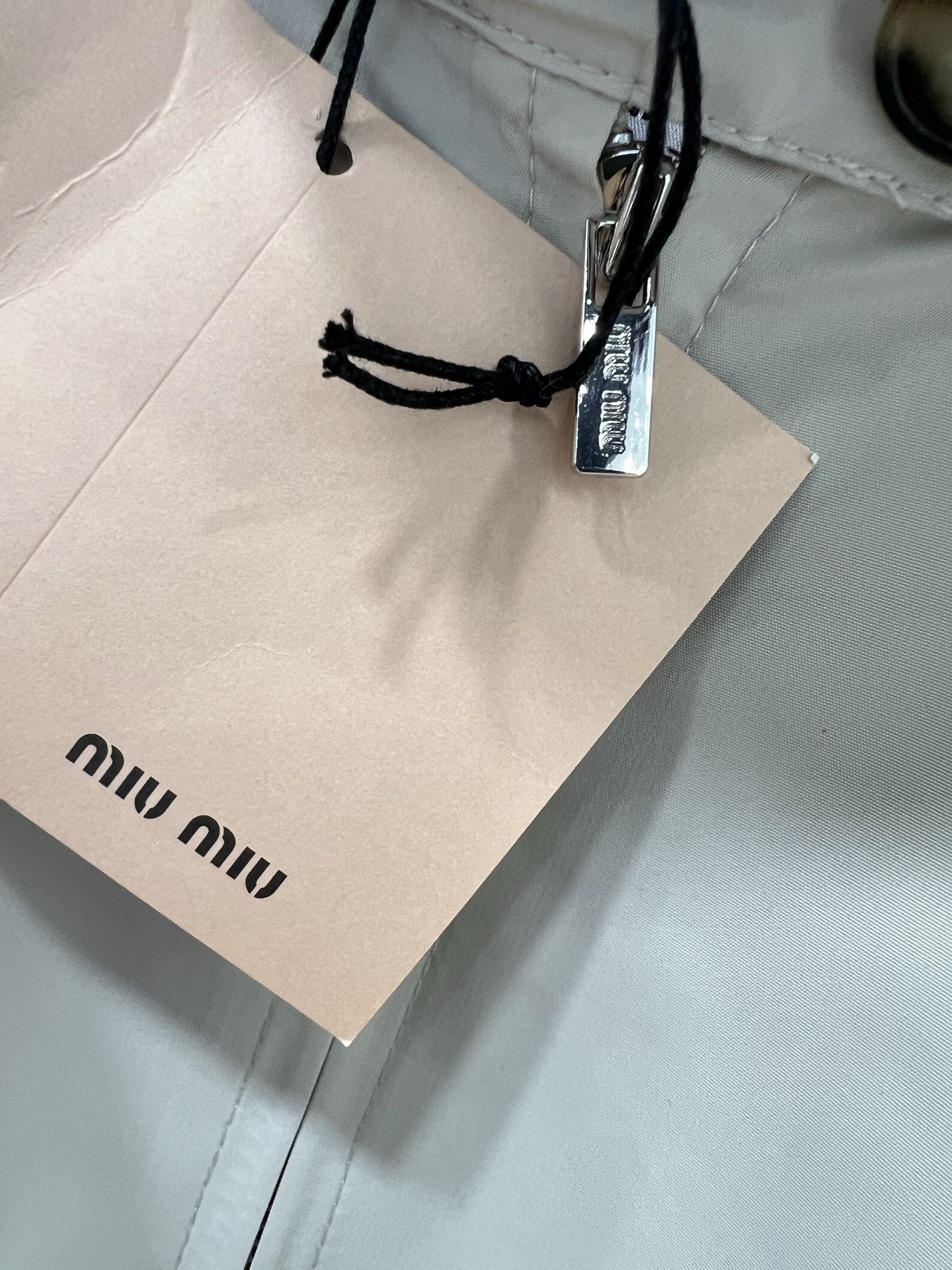 🔥🔥miumi*25新款夹克外套！超美腻的红格纹内衬 拉链飞行夹克版型 落肩翻领宽松设计 适配秋冬美拉德