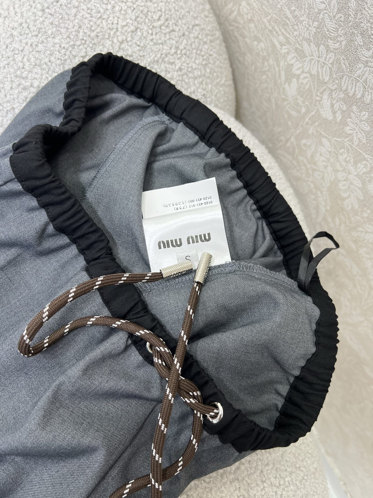 🔥🔥 miumi* 25新款腰头撞色阔腿裤 简约风气质阔腿休闲西裤 腰头抽绳 侧边Logo点缀  舒适感