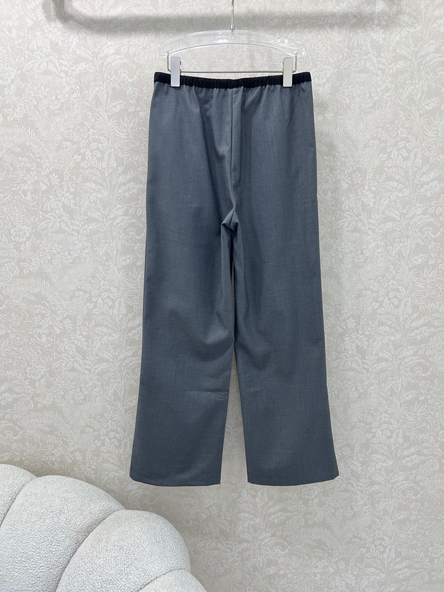 🔥🔥 miumi* 25新款腰头撞色阔腿裤 简约风气质阔腿休闲西裤 腰头抽绳 侧边Logo点缀  舒适感