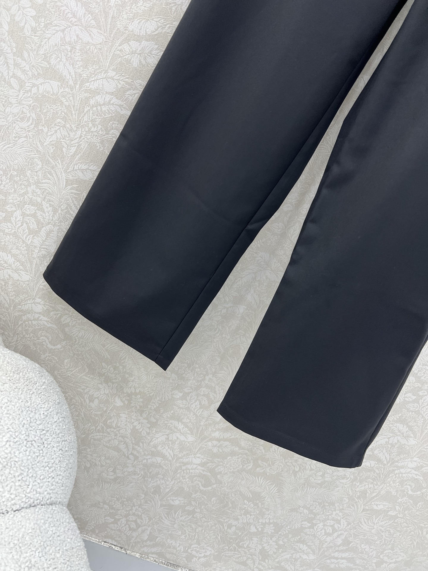 🔥🔥 miumi* 25新款腰头撞色阔腿裤 简约风气质阔腿休闲西裤 腰头抽绳 侧边Logo点缀  舒适感