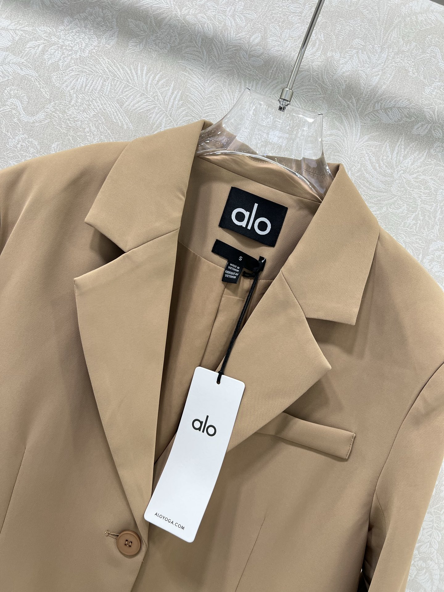 🔥🔥alo*25新款西装外套 西服面料挺度质感都在线 韩版宽松版型 袖臂alo反光logo 细节都到位 