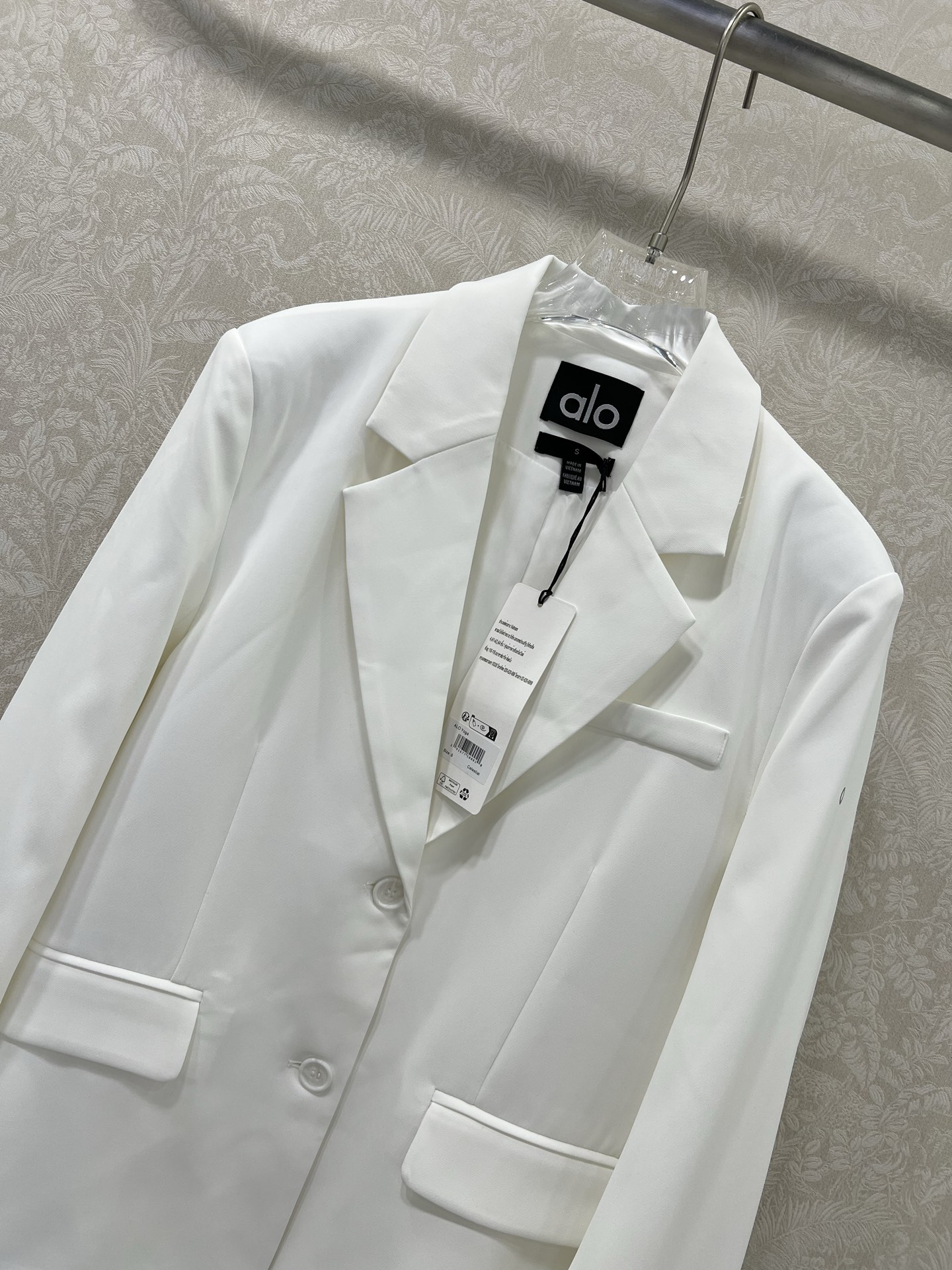 🔥🔥alo*25新款西装外套 西服面料挺度质感都在线 韩版宽松版型 袖臂alo反光logo 细节都到位 