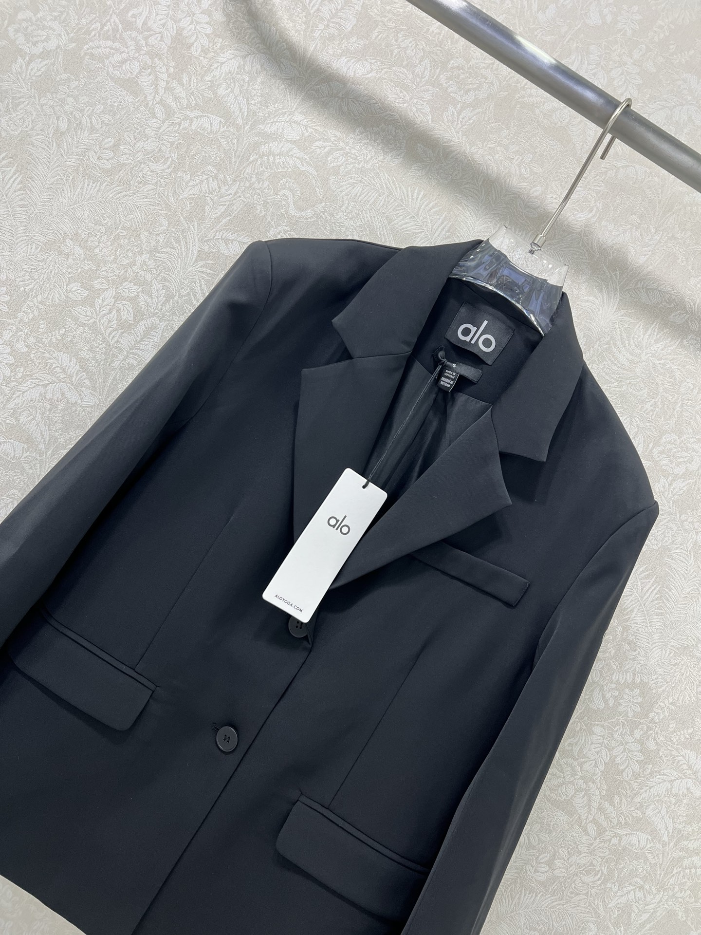 🔥🔥alo*25新款西装外套 西服面料挺度质感都在线 韩版宽松版型 袖臂alo反光logo 细节都到位 