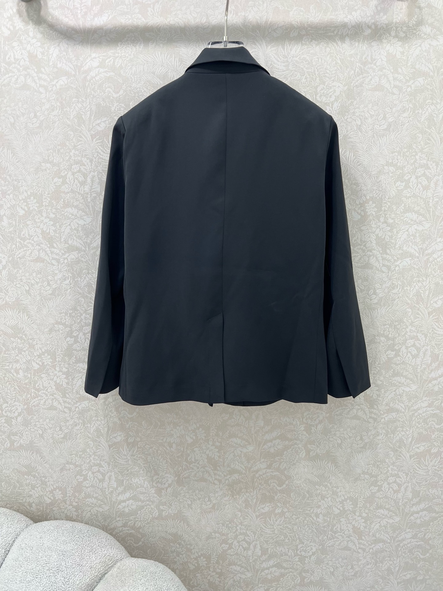 🔥🔥alo*25新款西装外套 西服面料挺度质感都在线 韩版宽松版型 袖臂alo反光logo 细节都到位 