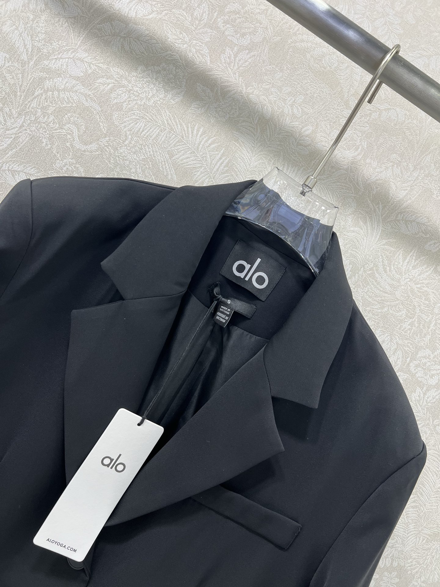 🔥🔥alo*25新款西装外套 西服面料挺度质感都在线 韩版宽松版型 袖臂alo反光logo 细节都到位 