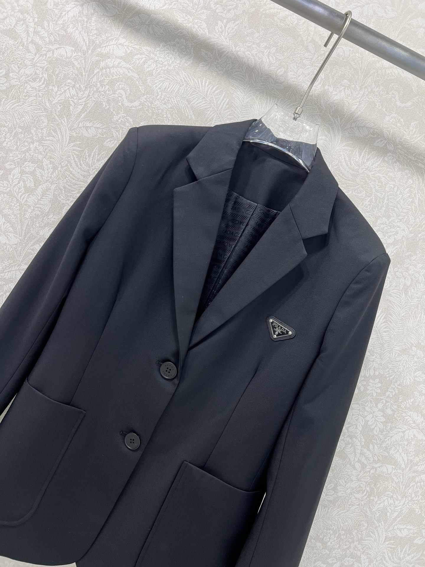 🔥🔥prad*25新款西装外套 西服面料挺度质感都在线  内衬字母提花 胸前经典三角标装饰 定制logo