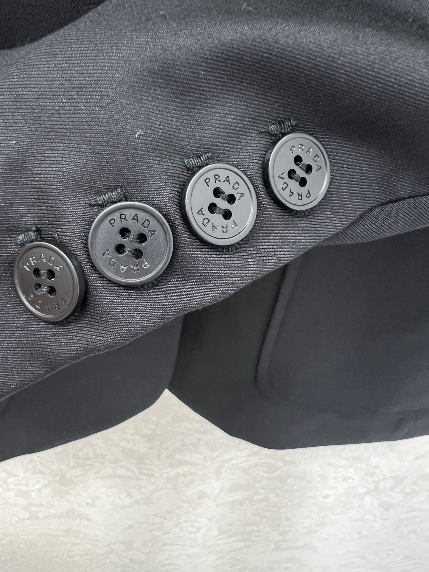 🔥🔥prad*25新款西装外套 西服面料挺度质感都在线  内衬字母提花 胸前经典三角标装饰 定制logo