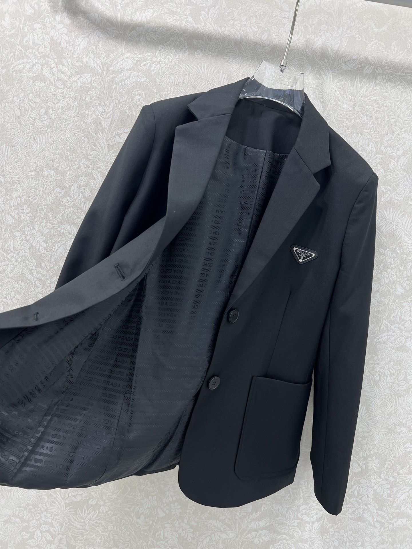 🔥🔥prad*25新款西装外套 西服面料挺度质感都在线  内衬字母提花 胸前经典三角标装饰 定制logo