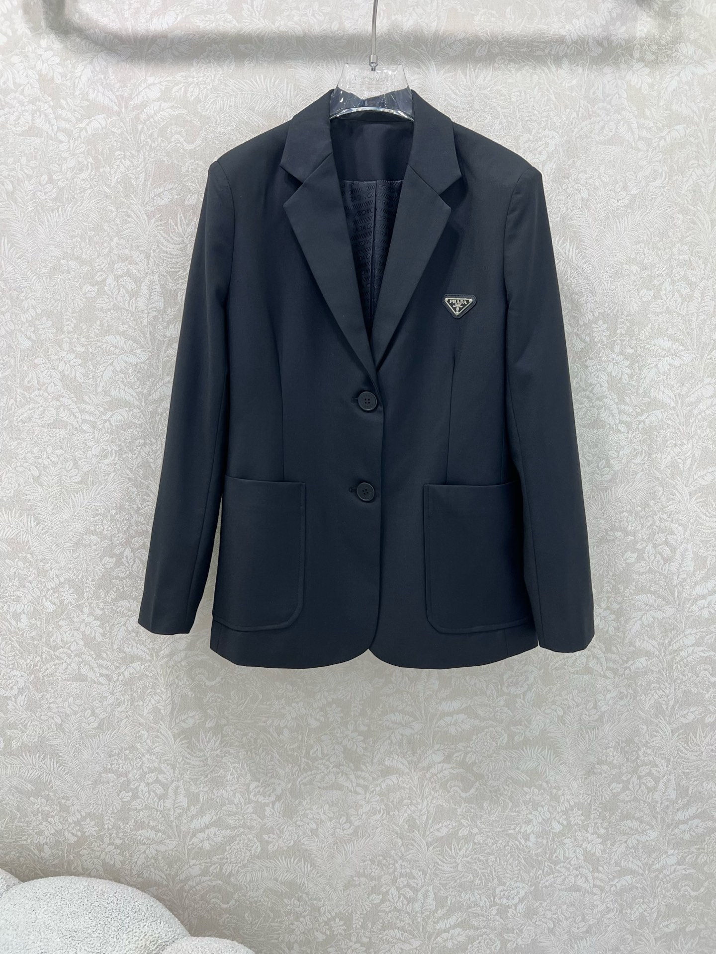 🔥🔥prad*25新款西装外套 西服面料挺度质感都在线  内衬字母提花 胸前经典三角标装饰 定制logo