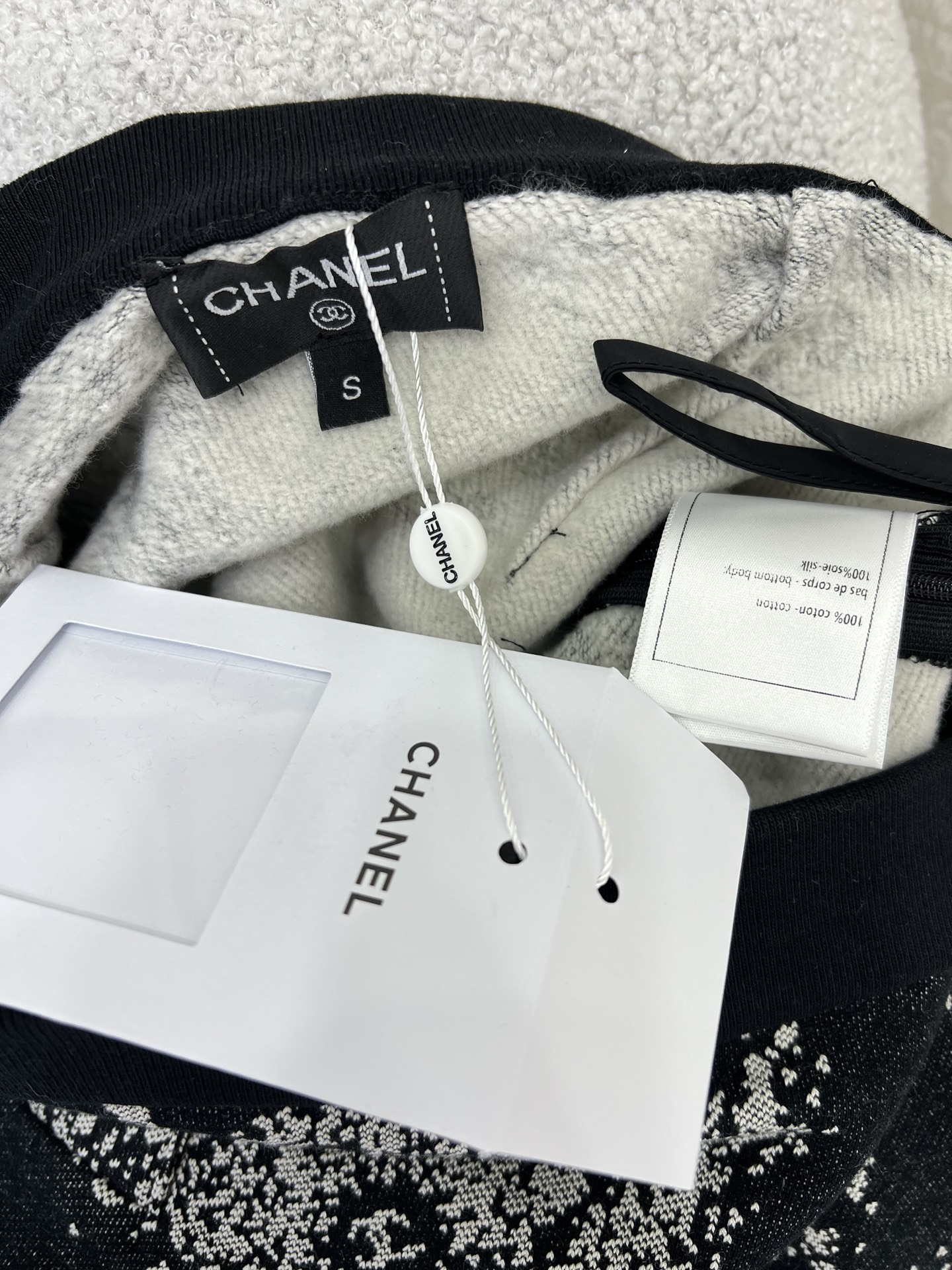 🔥🔥Chan*l 25新款烟花提花短裙！ 定制提花纯棉加绒卫衣面料，yb开发定制，很重工！以经典黑色为底